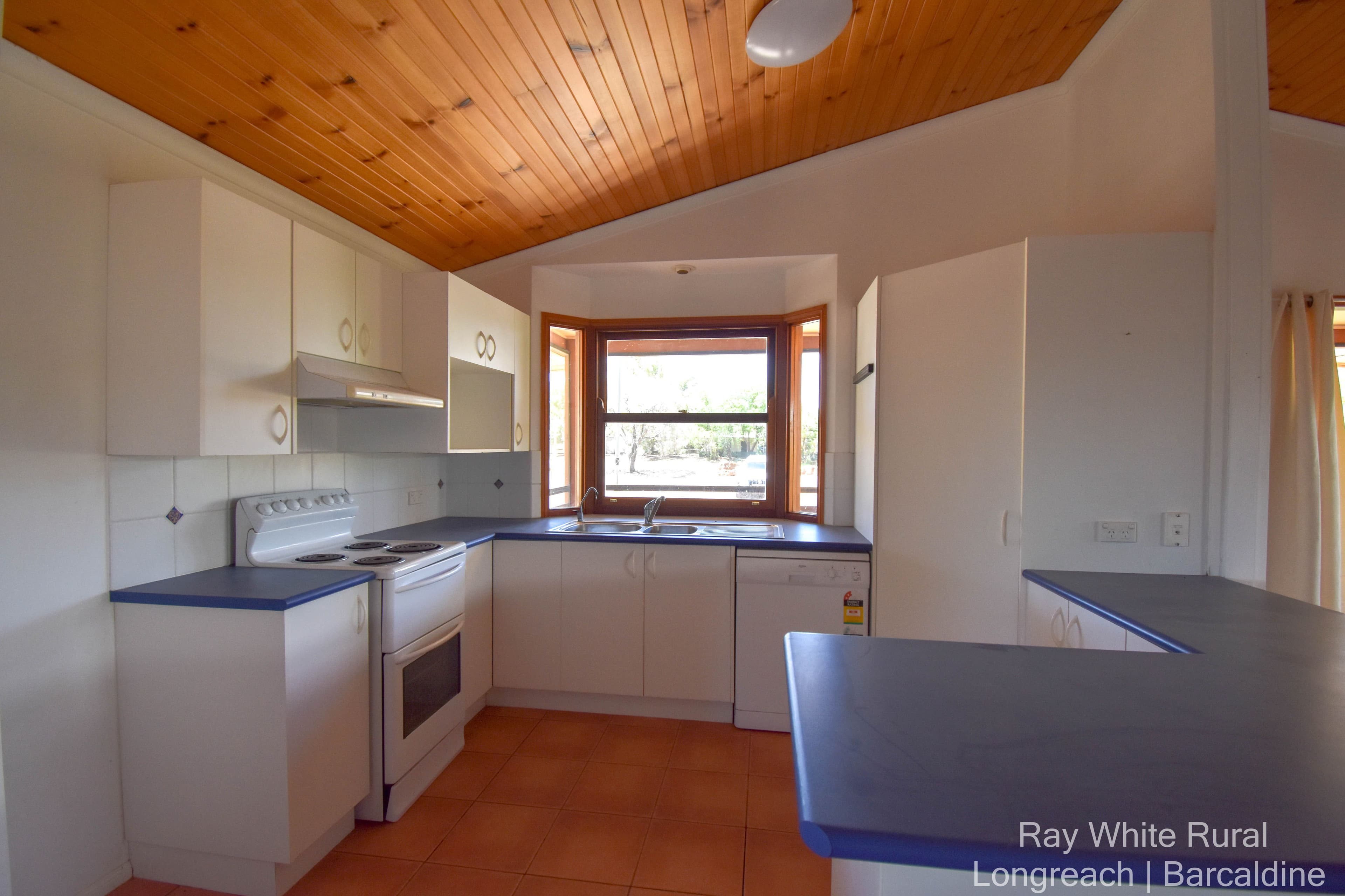 79 Wompoo Road, Longreach QLD 4730, Longreach - Thumbnail 4