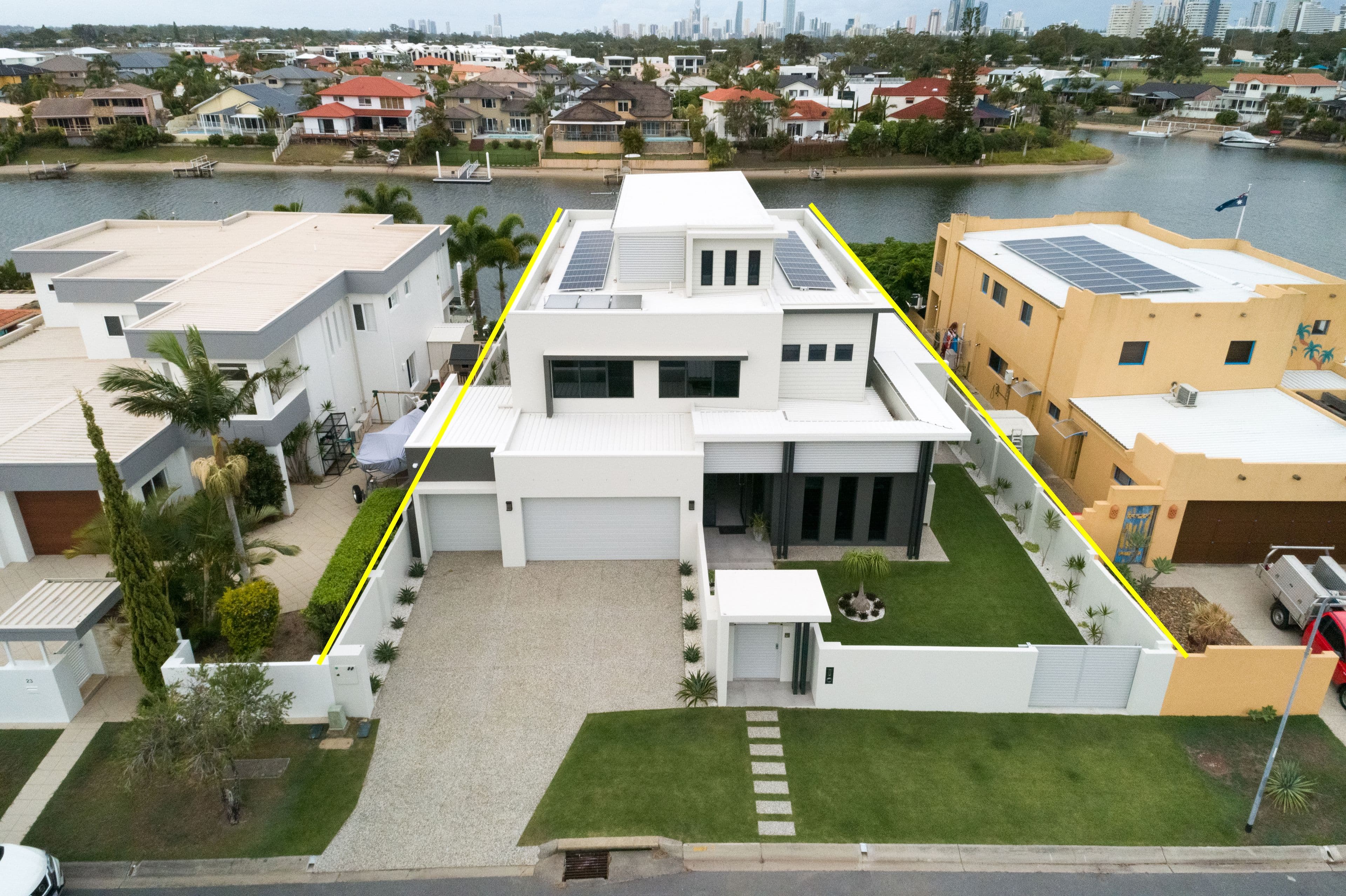 21 Saxonvale Terrace, Mermaid Waters QLD 4218, Mermaid Waters - Thumbnail 2