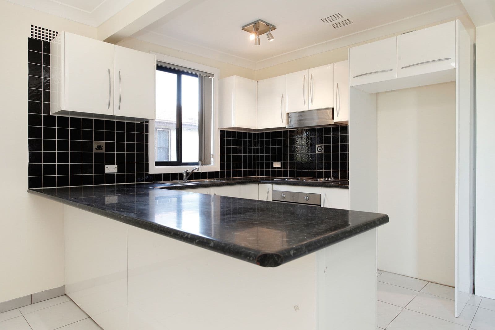 298 Luxford Road, Lethbridge Park - Thumbnail 4