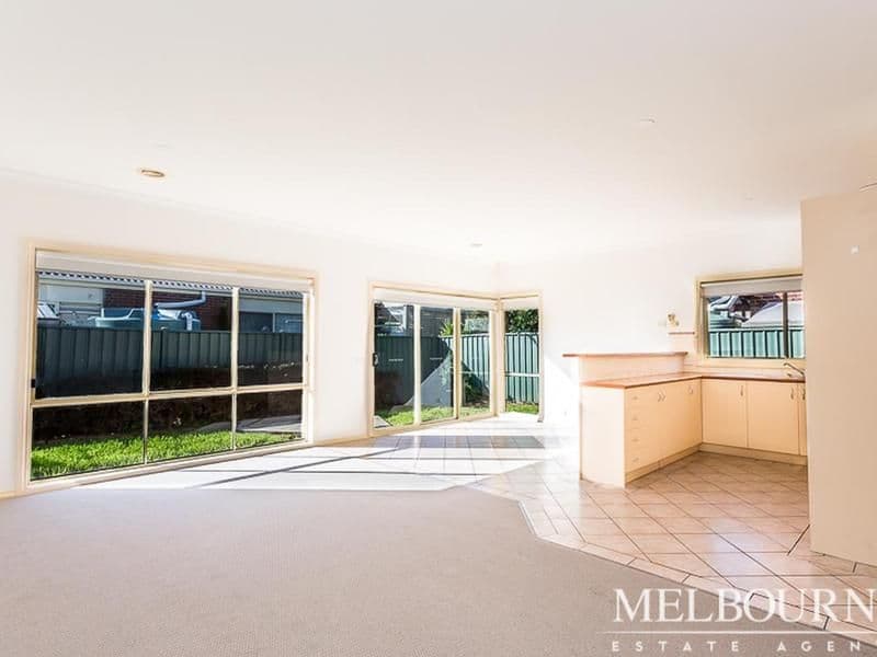 14 Spring Circuit, Caroline Springs VIC 3023, Caroline Springs - Thumbnail 2