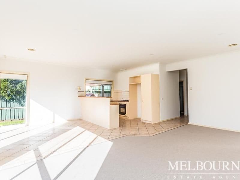 14 Spring Circuit, Caroline Springs VIC 3023, Caroline Springs - Thumbnail 6