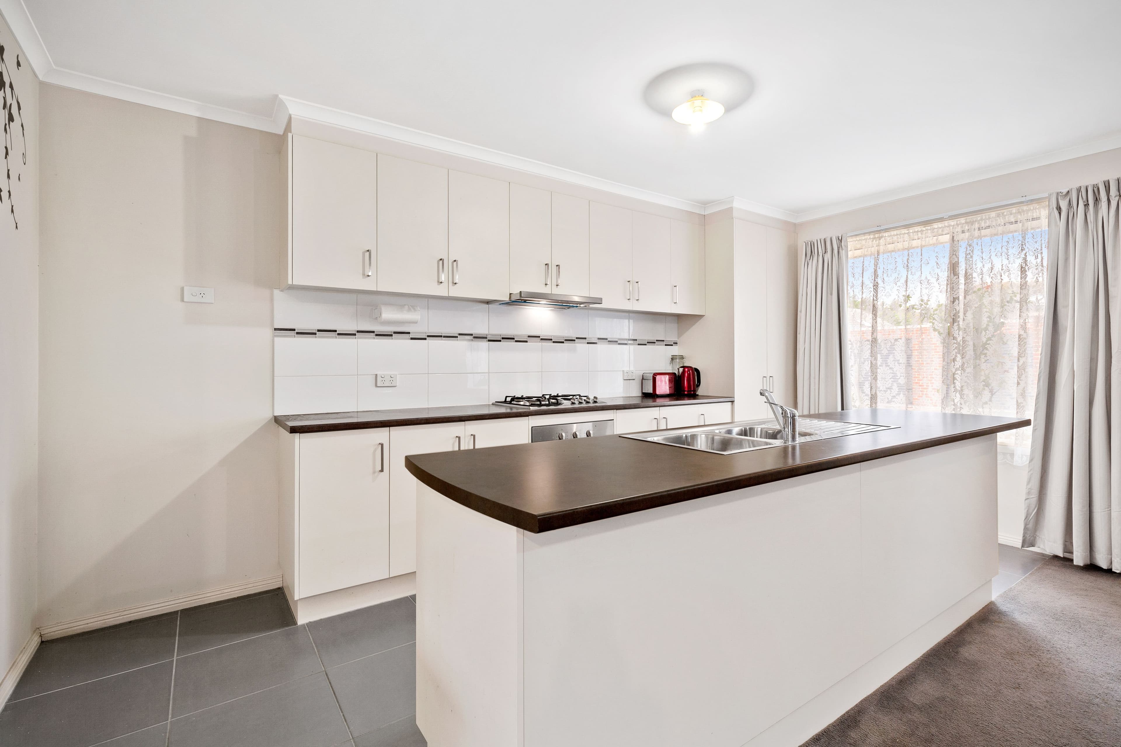 31 Rogers Street, Pakenham VIC 3810, Pakenham - Thumbnail 3
