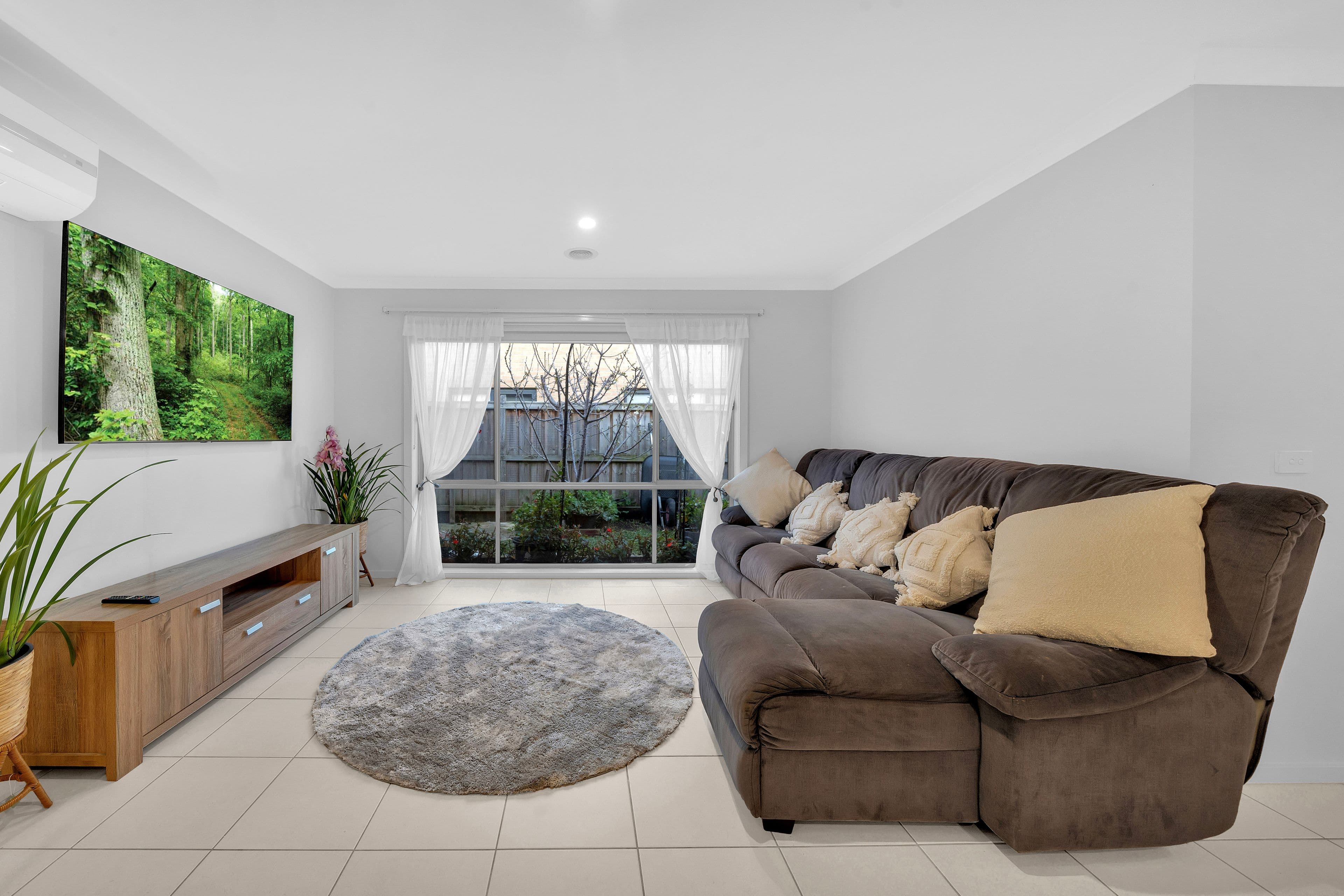 2 Symons Street, Cranbourne East VIC 3977, Cranbourne East - Thumbnail 4