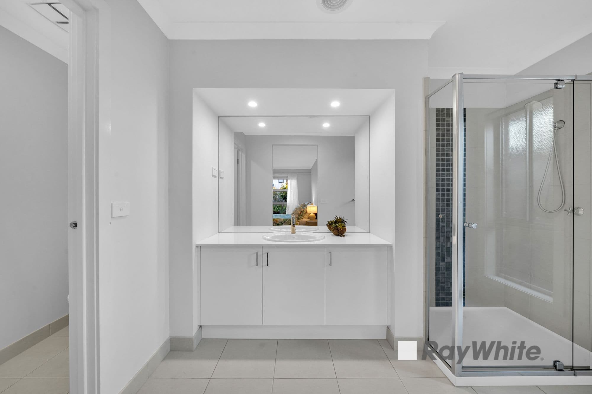 2 Symons Street, Cranbourne East VIC 3977, Cranbourne East - Thumbnail 8