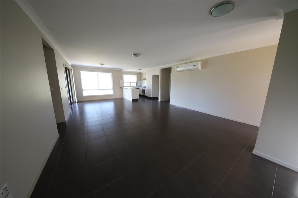 7 Banjo Paterson Place, Gundagai - Thumbnail 3