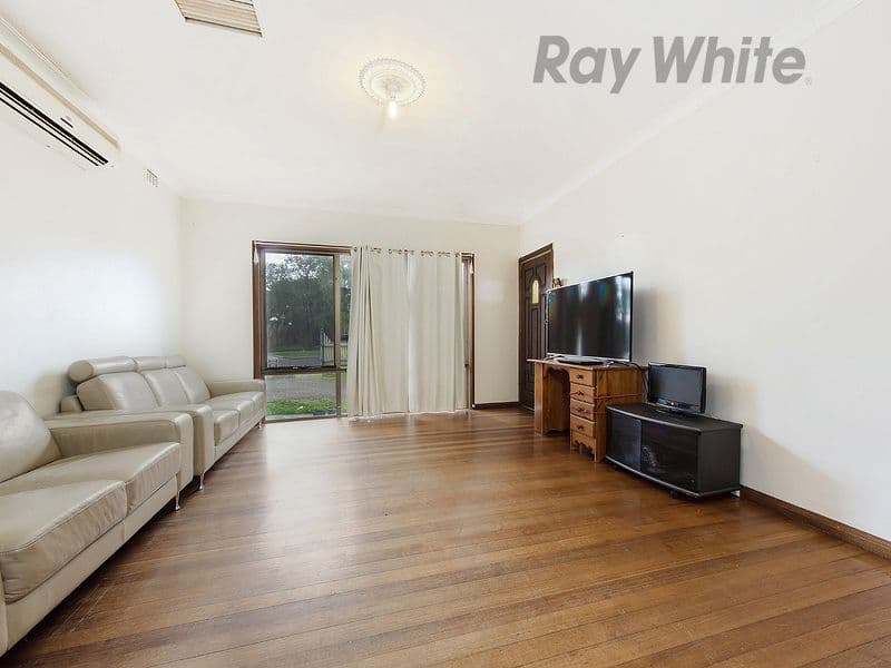 19 Huddersfield Road, Deer Park VIC 3023, Deer Park - Thumbnail 2