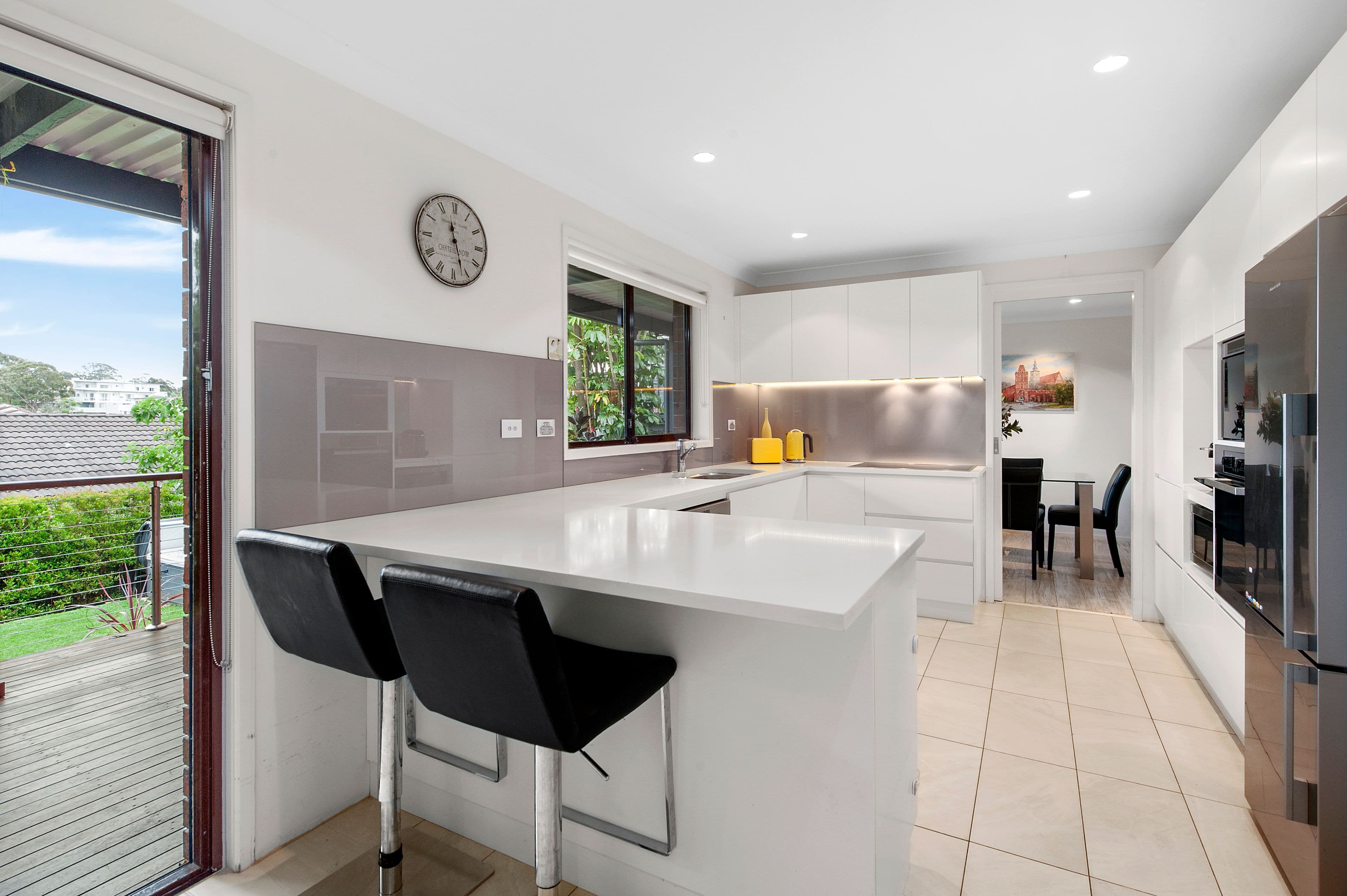 1 Sharon Close, Hornsby - Thumbnail 2