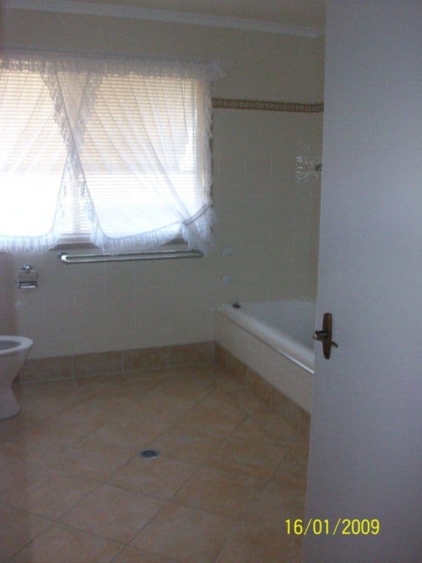 17 Park Street, PARKES NSW 2870, Parkes - Thumbnail 6