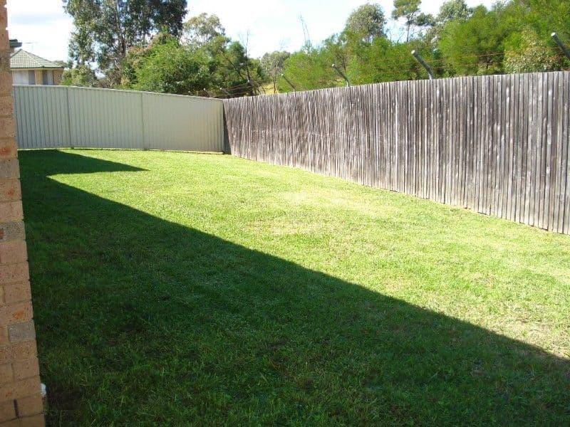 21 Barrington Crescent, HOLSWORTHY NSW 2173, Holsworthy - Thumbnail 3