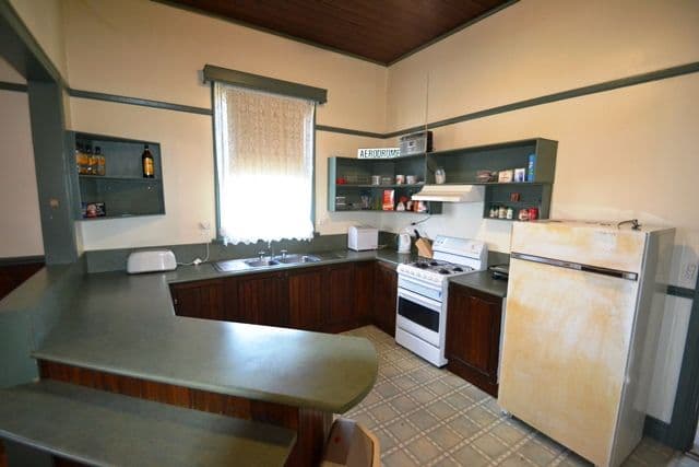 66 Anzac Avenue, SEYMOUR VIC 3660, Seymour - Thumbnail 2