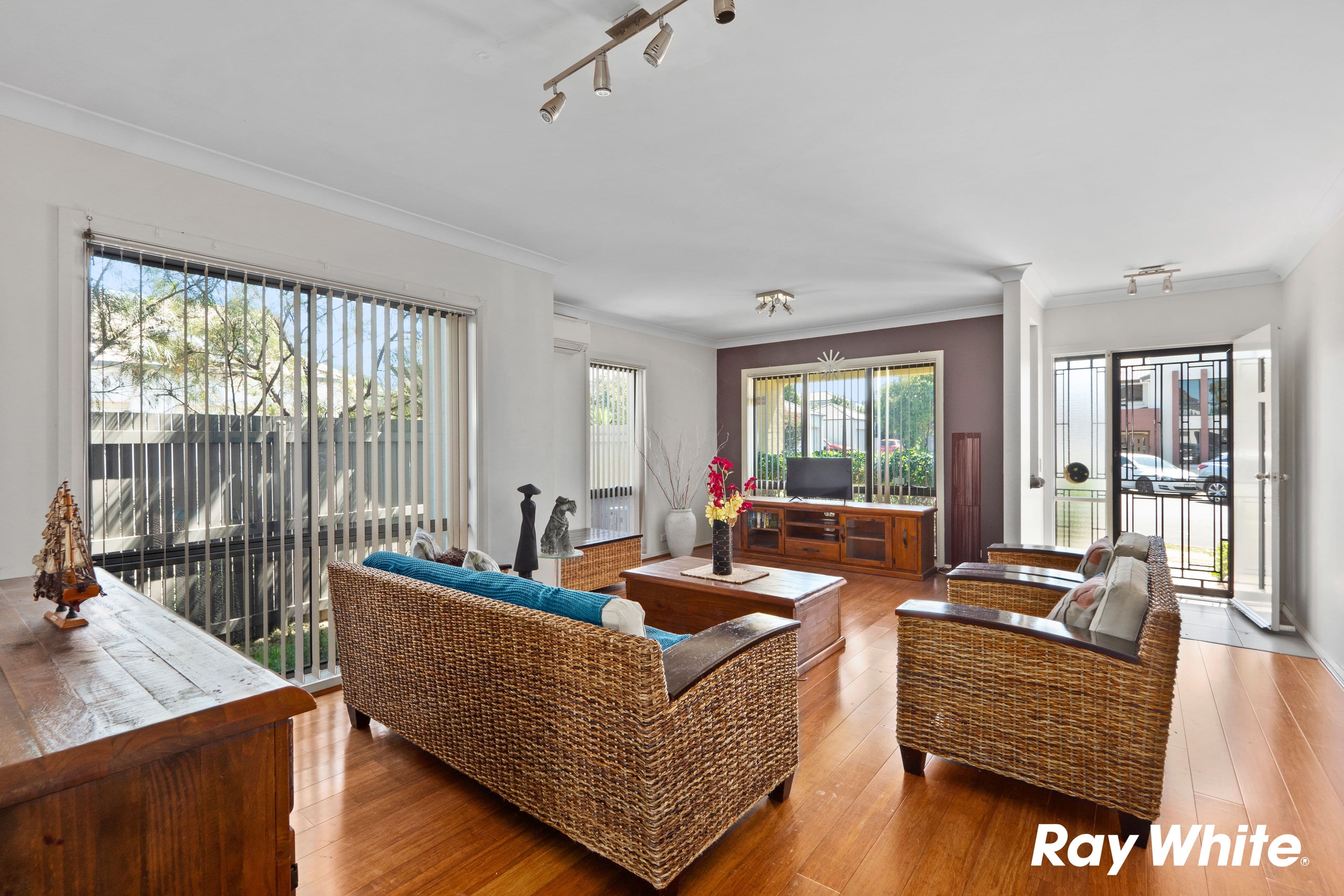 3 Huon Close, Stanhope Gardens NSW 2768, Stanhope Gardens - Thumbnail 2