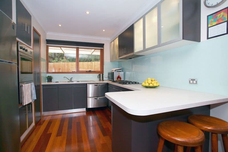 19 Denton Drive, ENDEAVOUR HILLS VIC 3802, Endeavour Hills - Thumbnail 2