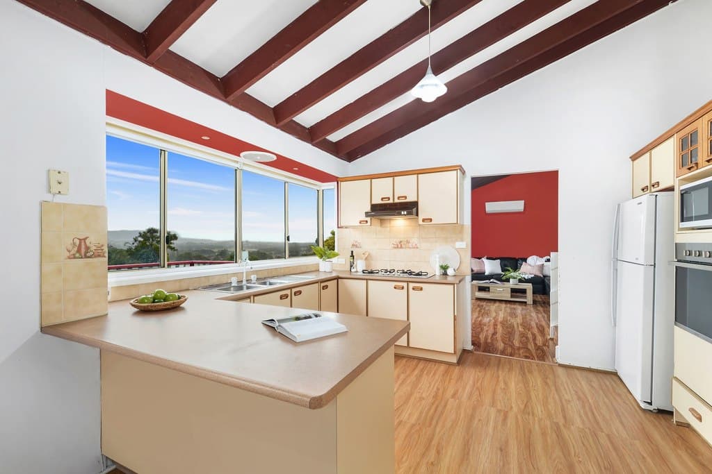 33 Pennant Crescent, Berkeley - Thumbnail 3