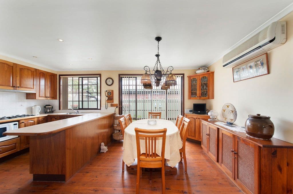 7 kemmel Close, BOSSLEY PARK NSW 2176, Bossley Park - Thumbnail 4