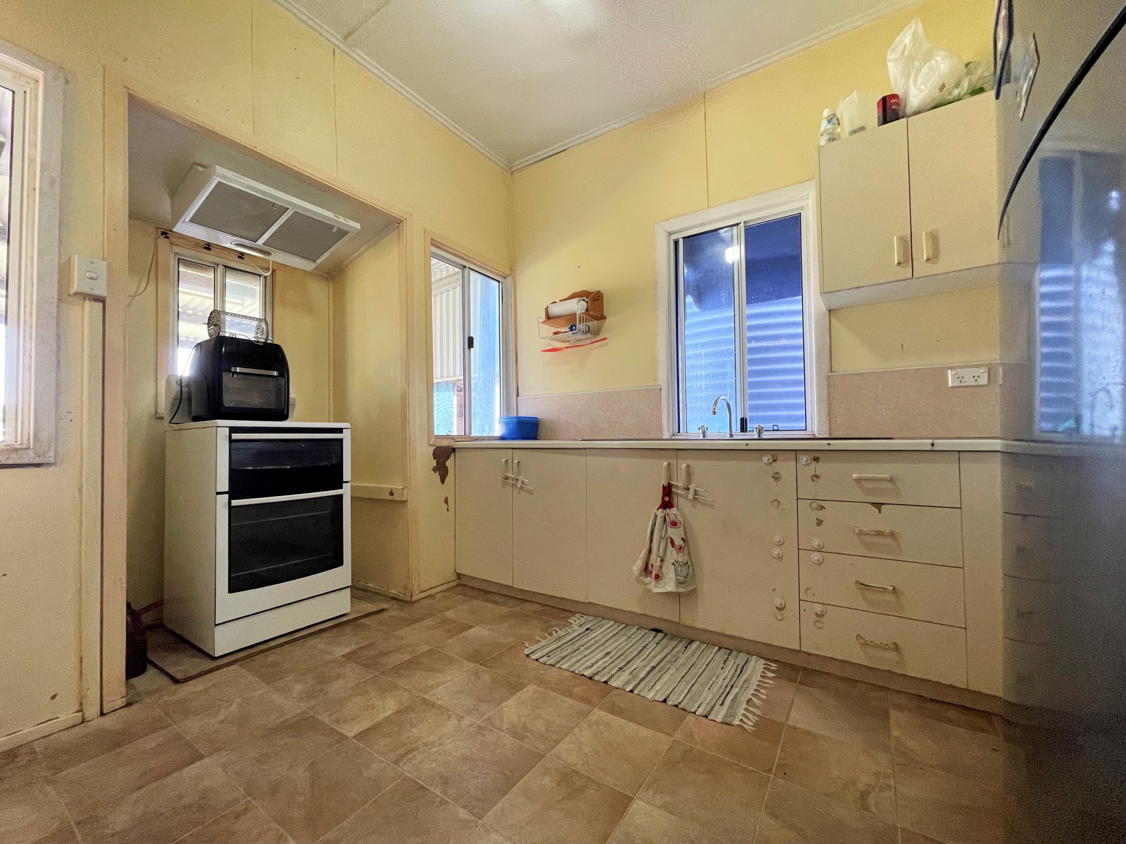5 Cypress Street, Barcaldine QLD 4725, Barcaldine - Thumbnail 5