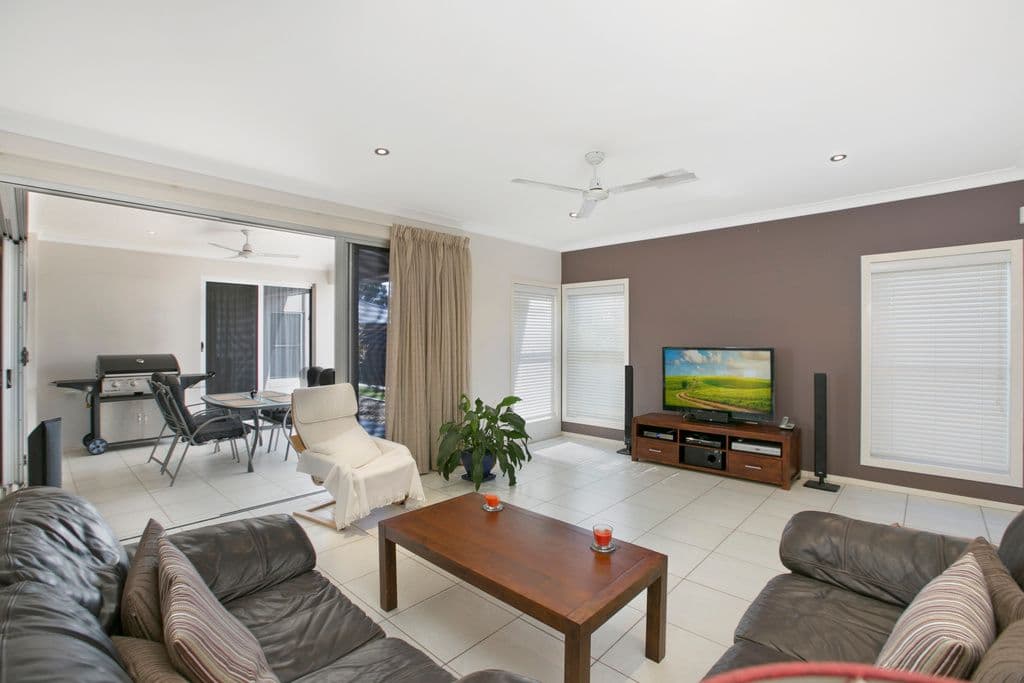 6 Syracuse Street, Redland Bay QLD 4165, Redland Bay - Thumbnail 2