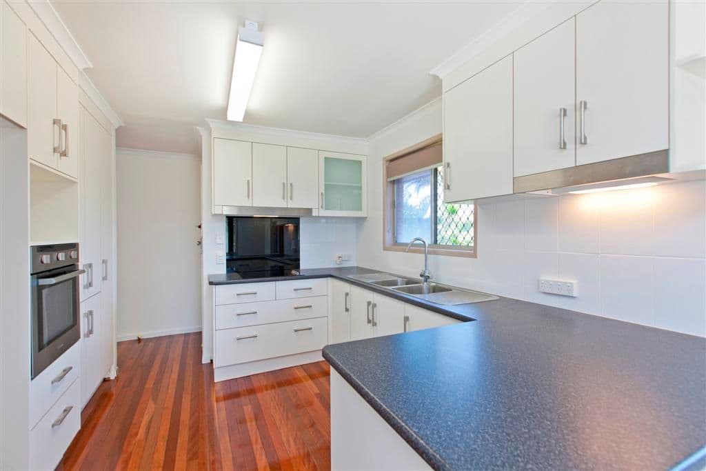32 Fullerton Street, BIRKDALE QLD 4159, Birkdale - Thumbnail 3