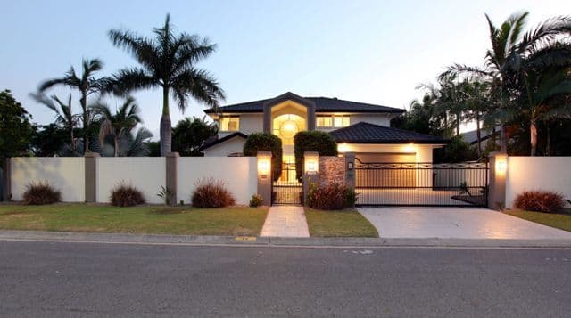 50 Montevideo Drive, CLEAR ISLAND WATERS QLD 4226, Clear Island Waters - Thumbnail 2