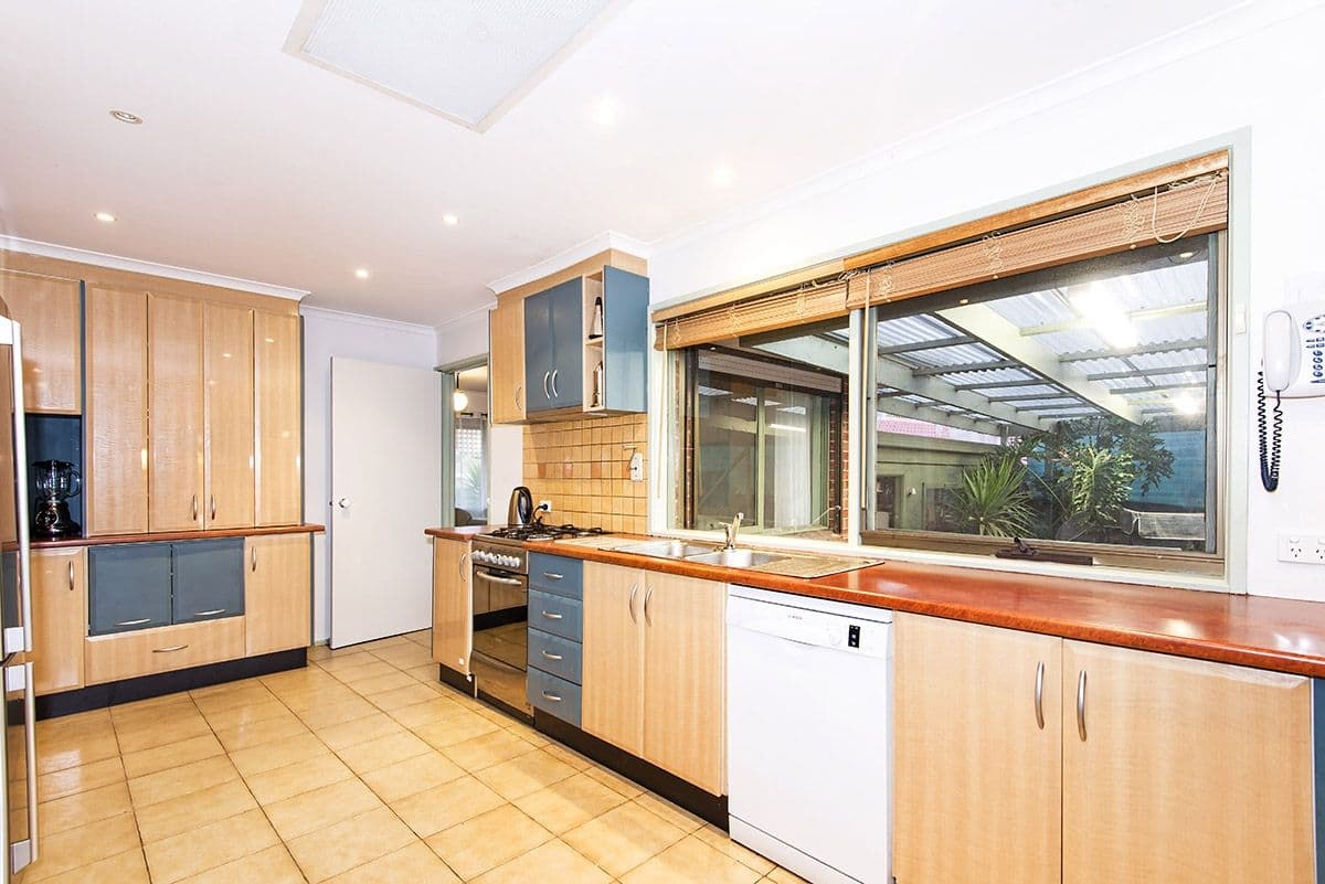 15 Wenden Road, Mill Park VIC 3082, Mill Park - Thumbnail 2