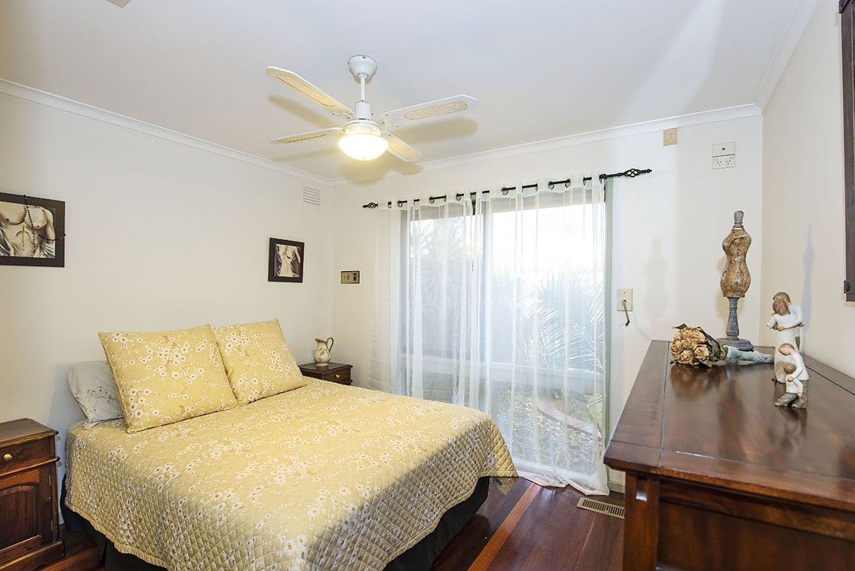 15 Wenden Road, Mill Park VIC 3082, Mill Park - Thumbnail 4