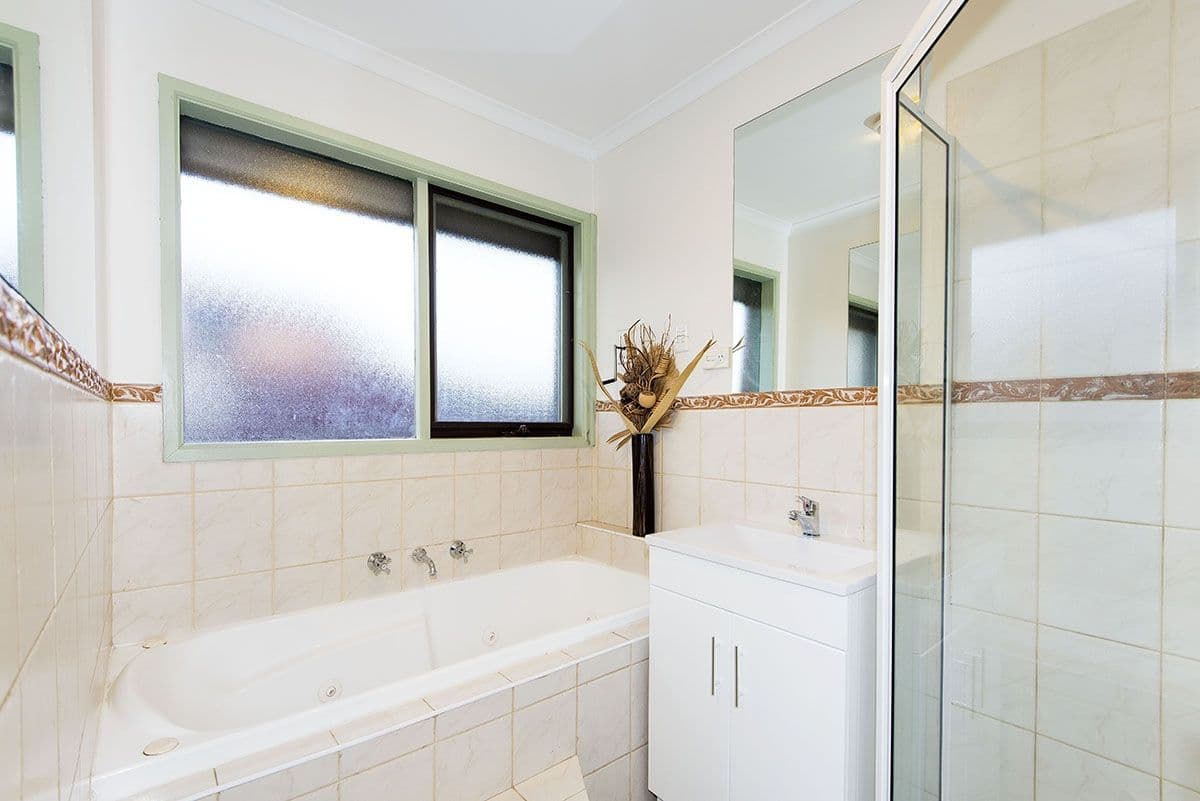 15 Wenden Road, Mill Park VIC 3082, Mill Park - Thumbnail 5