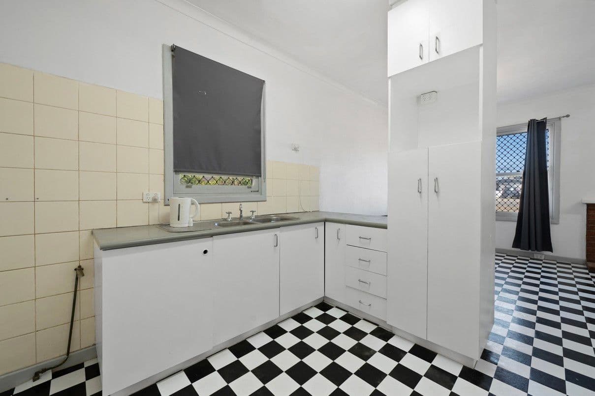 31 Diosma Street, Rangeway WA 6530, Rangeway - Thumbnail 4