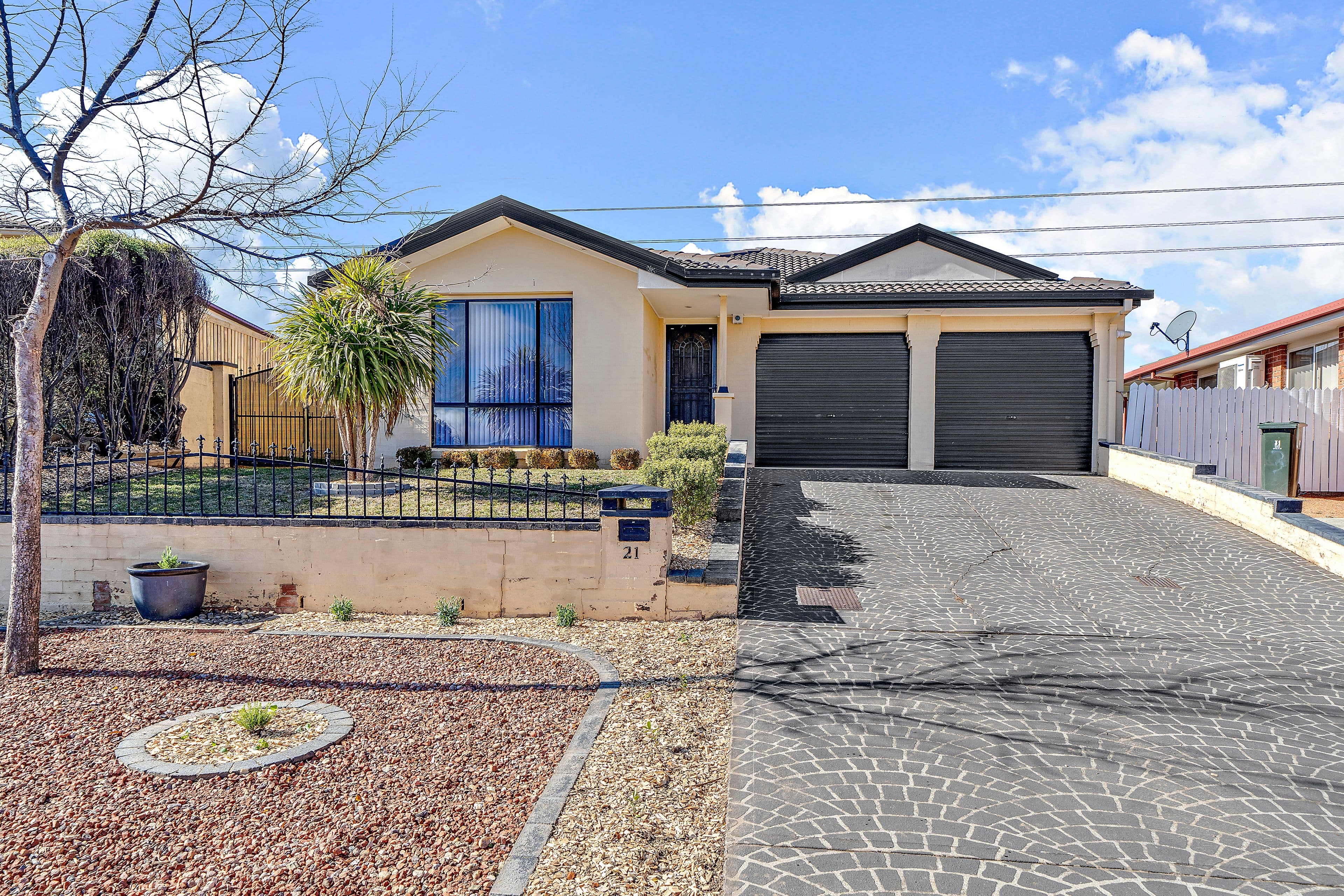 21 Tarrant Crescent, Dunlop ACT 2615, Dunlop - Image 1