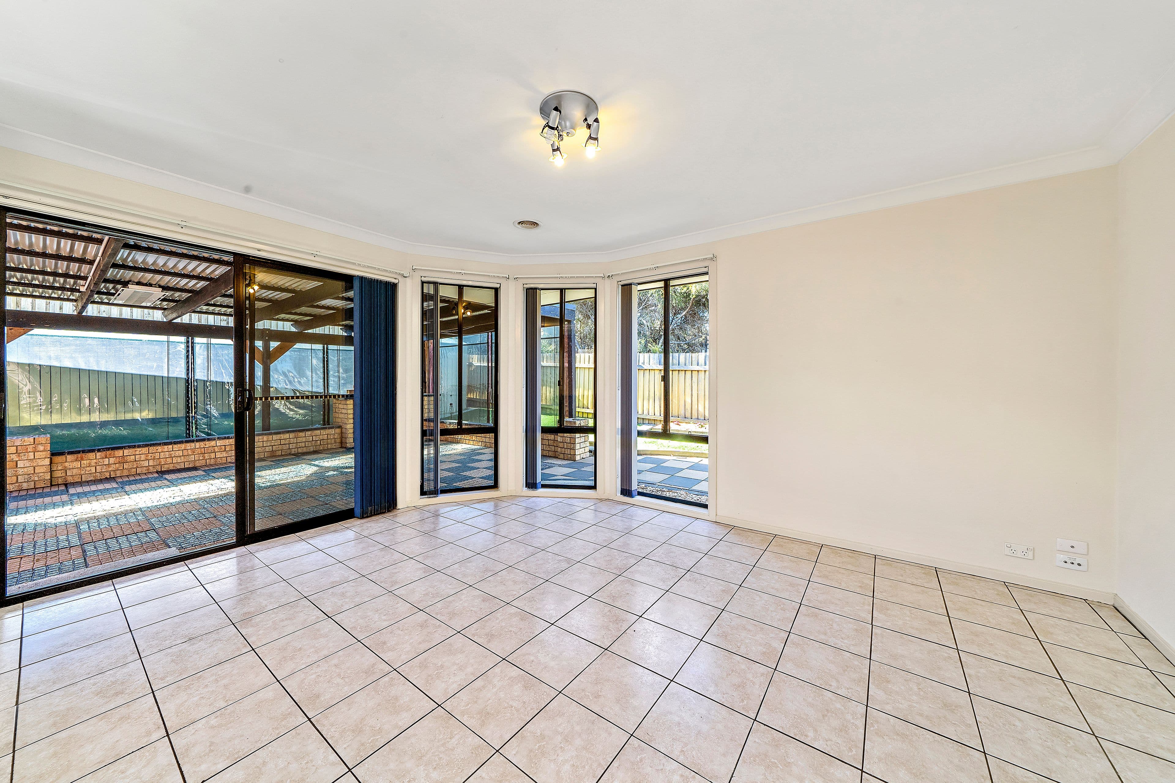 21 Tarrant Crescent, Dunlop ACT 2615, Dunlop - Thumbnail 6