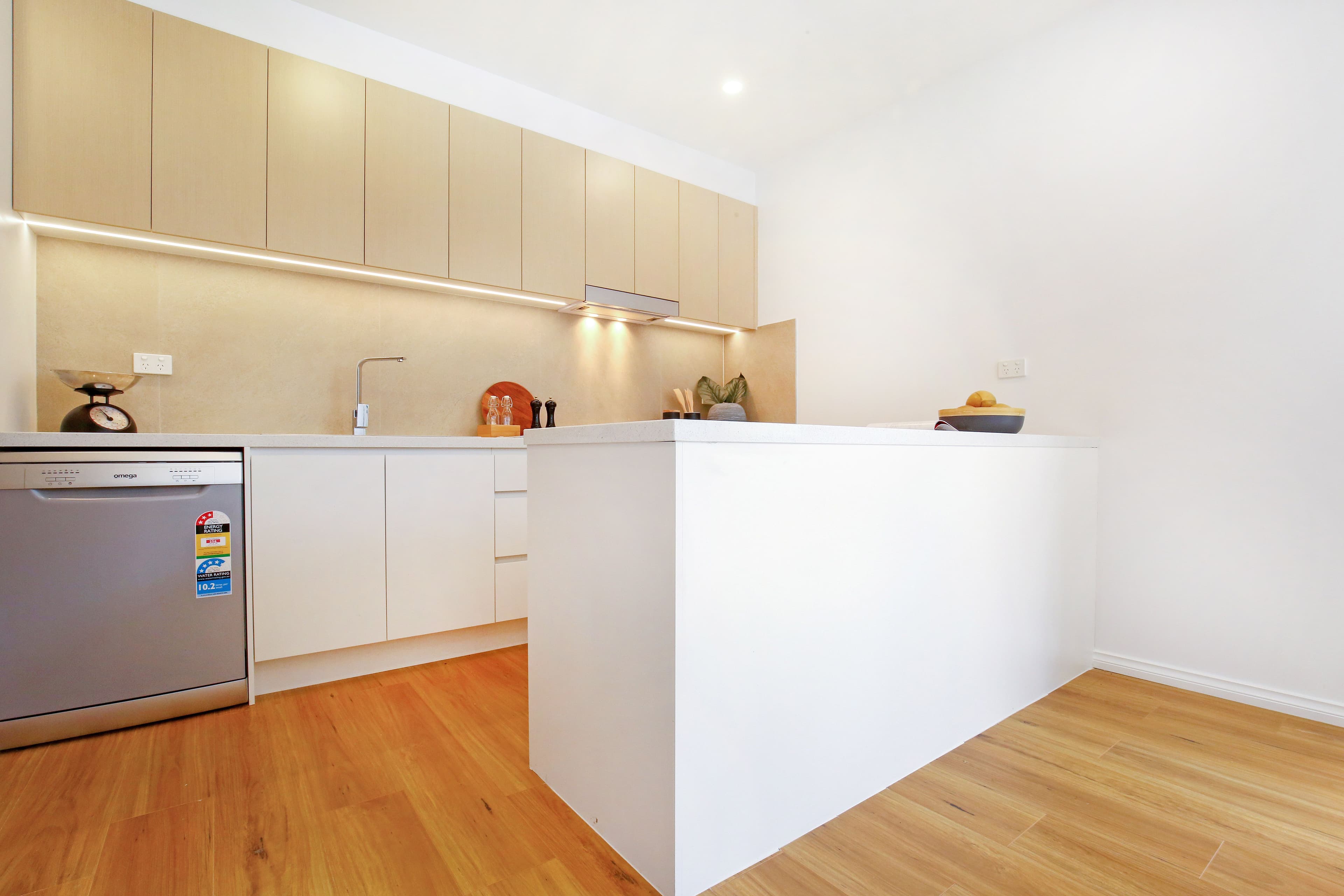 212 Spring Street, Reservoir VIC 3073, Reservoir - Thumbnail 4