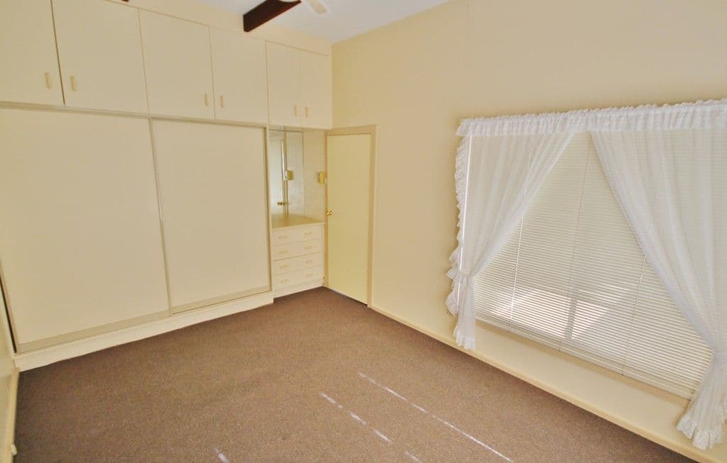 71 Lachlan Street, Young NSW 2594, Young - Thumbnail 6