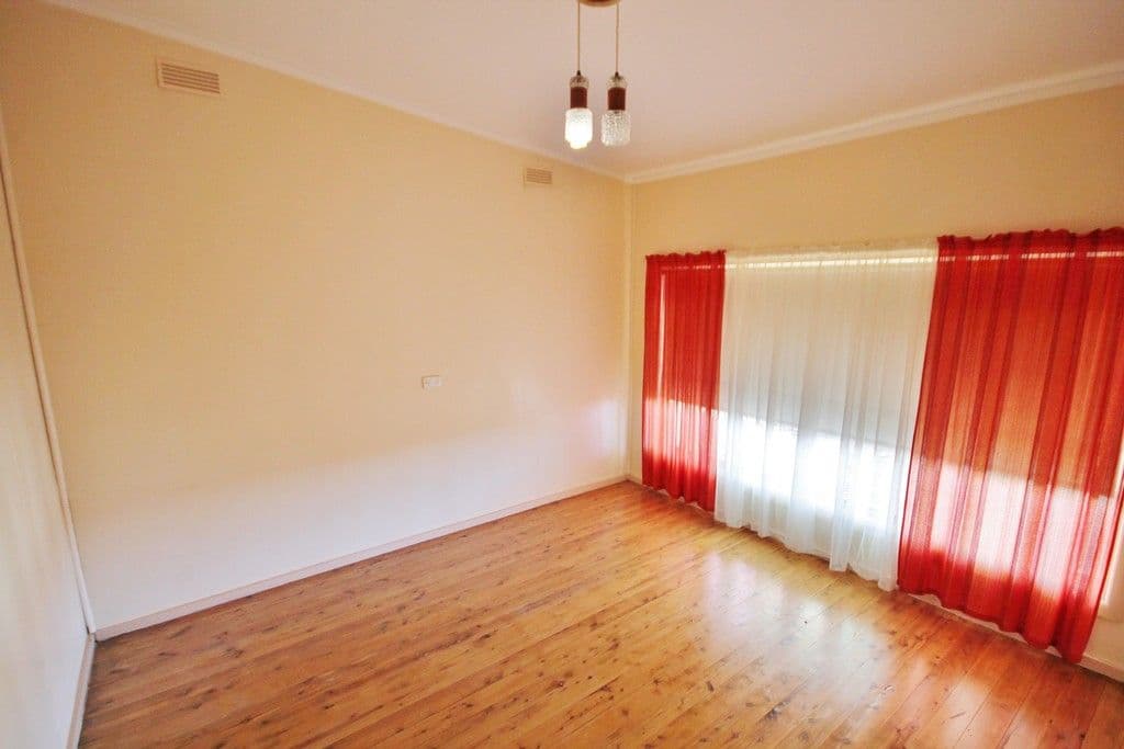 71 Lachlan Street, Young NSW 2594, Young - Thumbnail 8