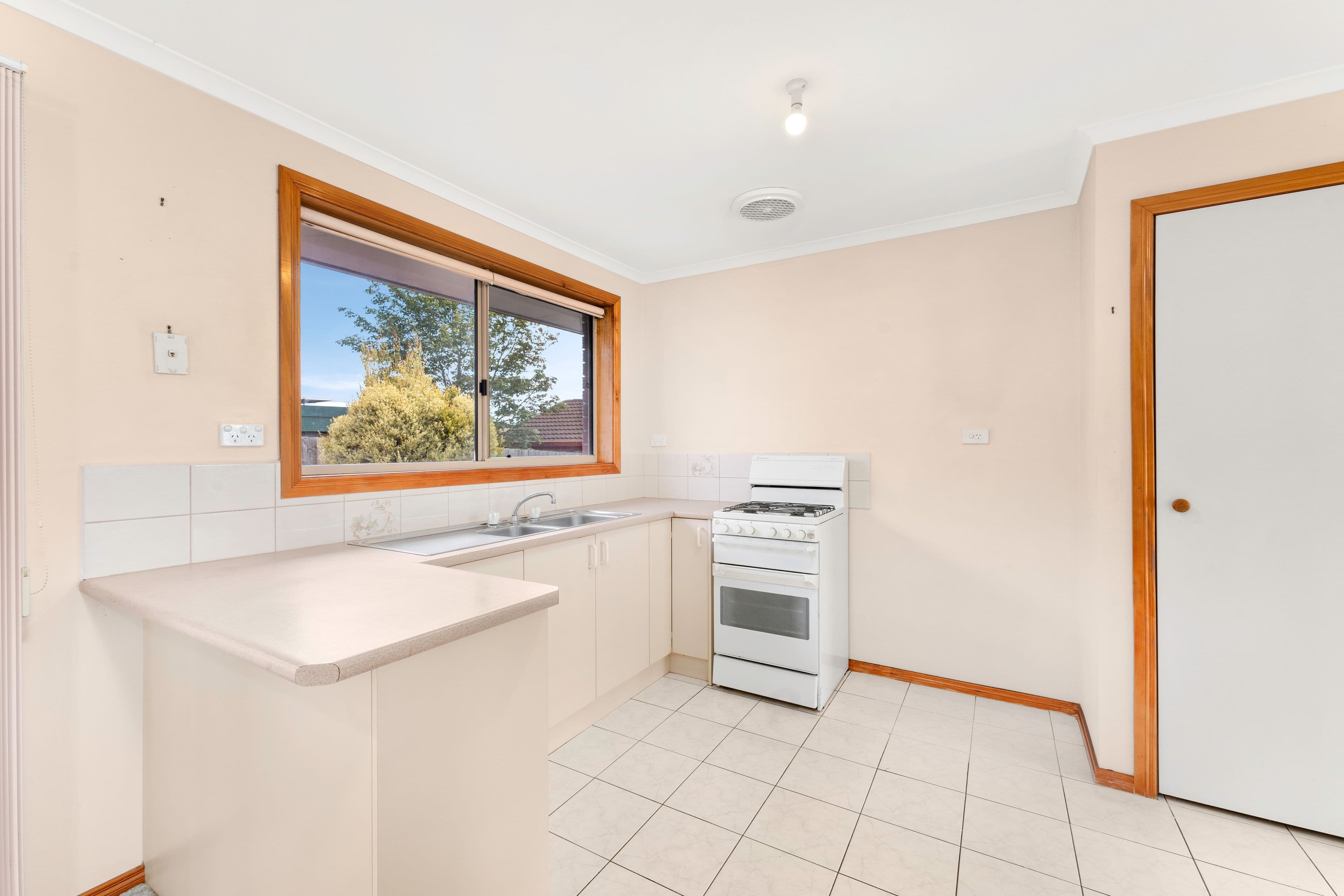 1A Taree Close, Pakenham VIC 3810, Pakenham - Thumbnail 3