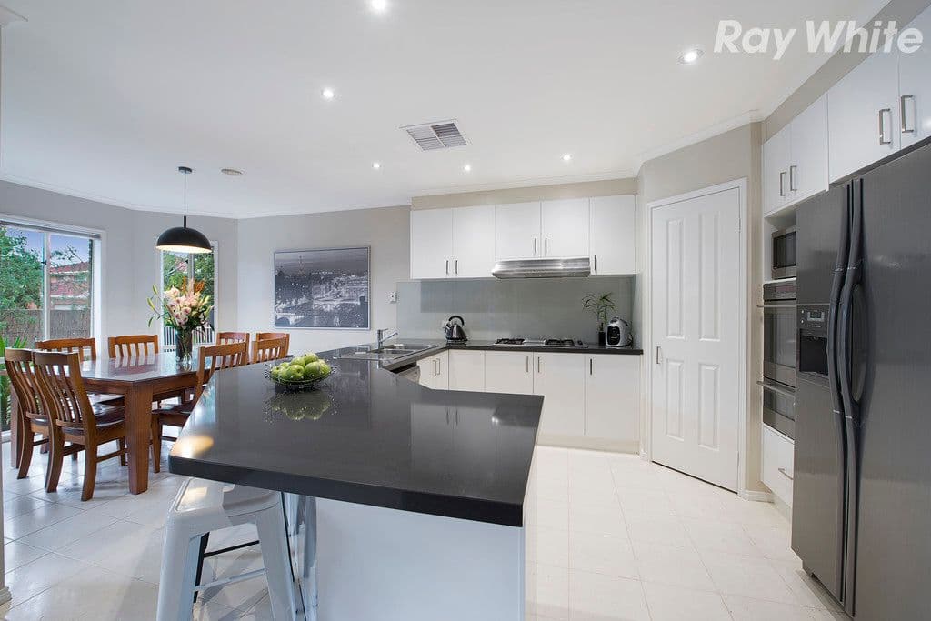 11 Manhatten Terrace, Rowville VIC 3178, Rowville - Thumbnail 2