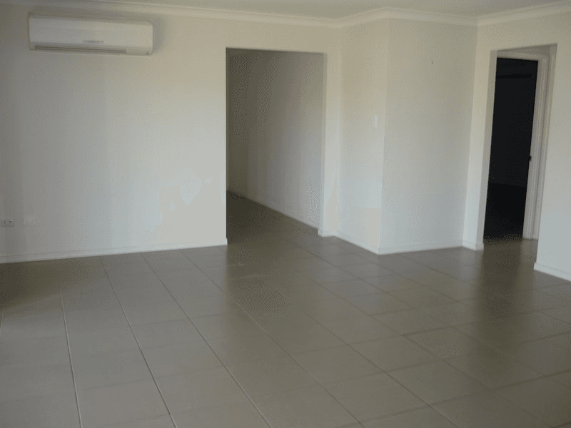 19 Grassdale Crescent, Morayfield QLD 4506, Morayfield - Thumbnail 3
