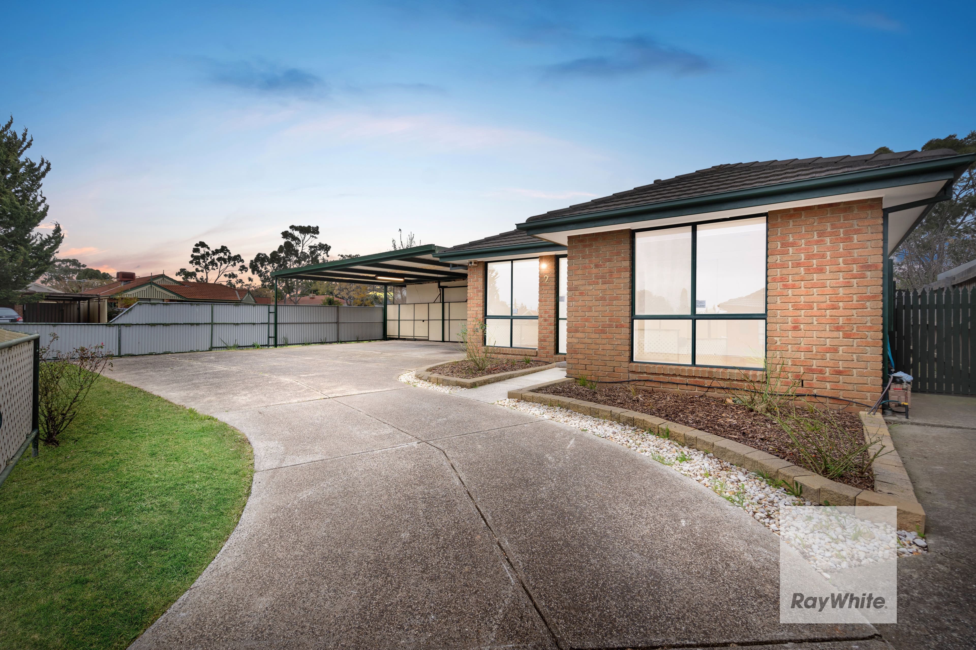 2 Themeda Court, Delahey VIC 3037, Delahey - Thumbnail 2