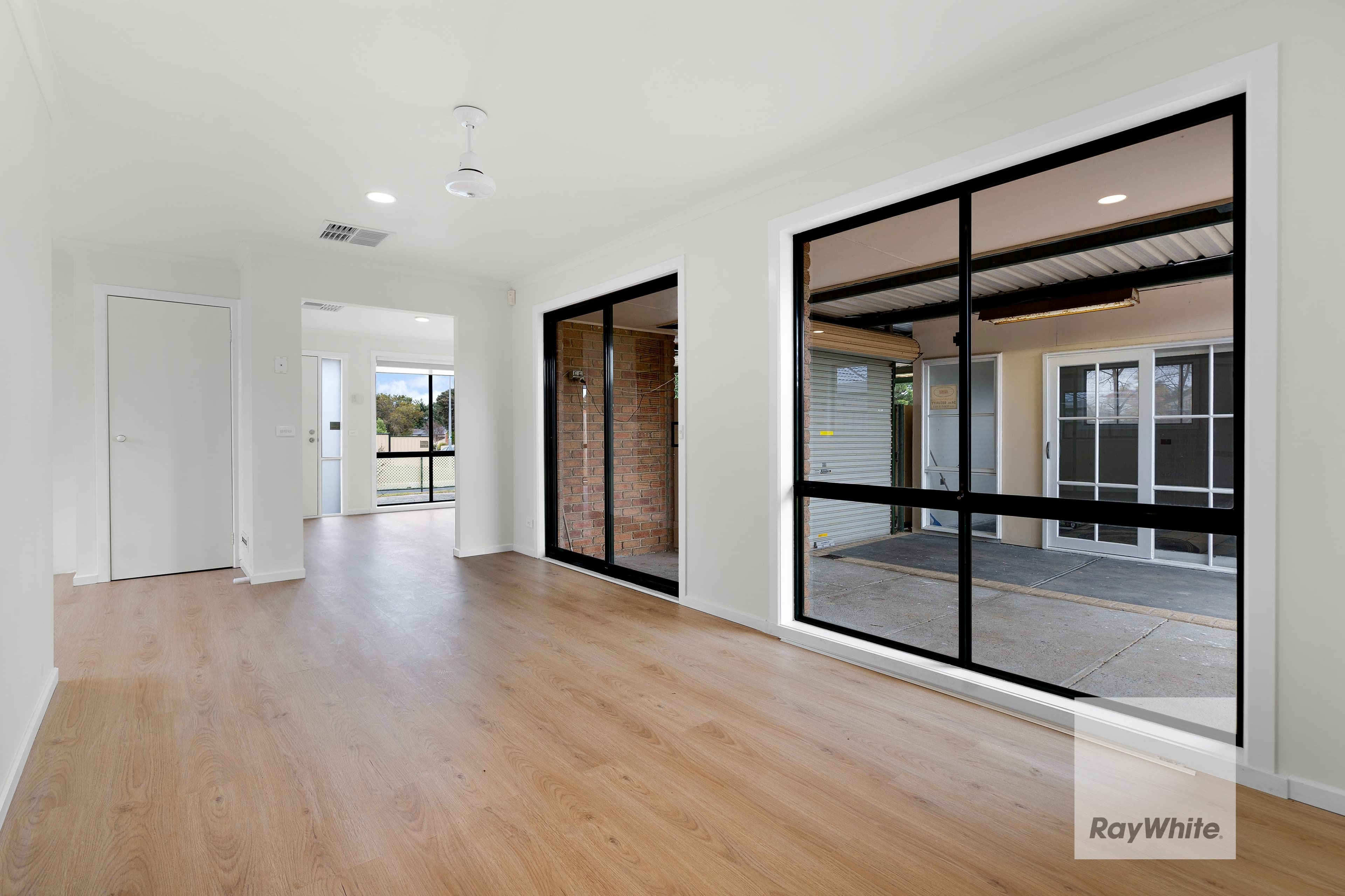 2 Themeda Court, Delahey VIC 3037, Delahey - Thumbnail 5