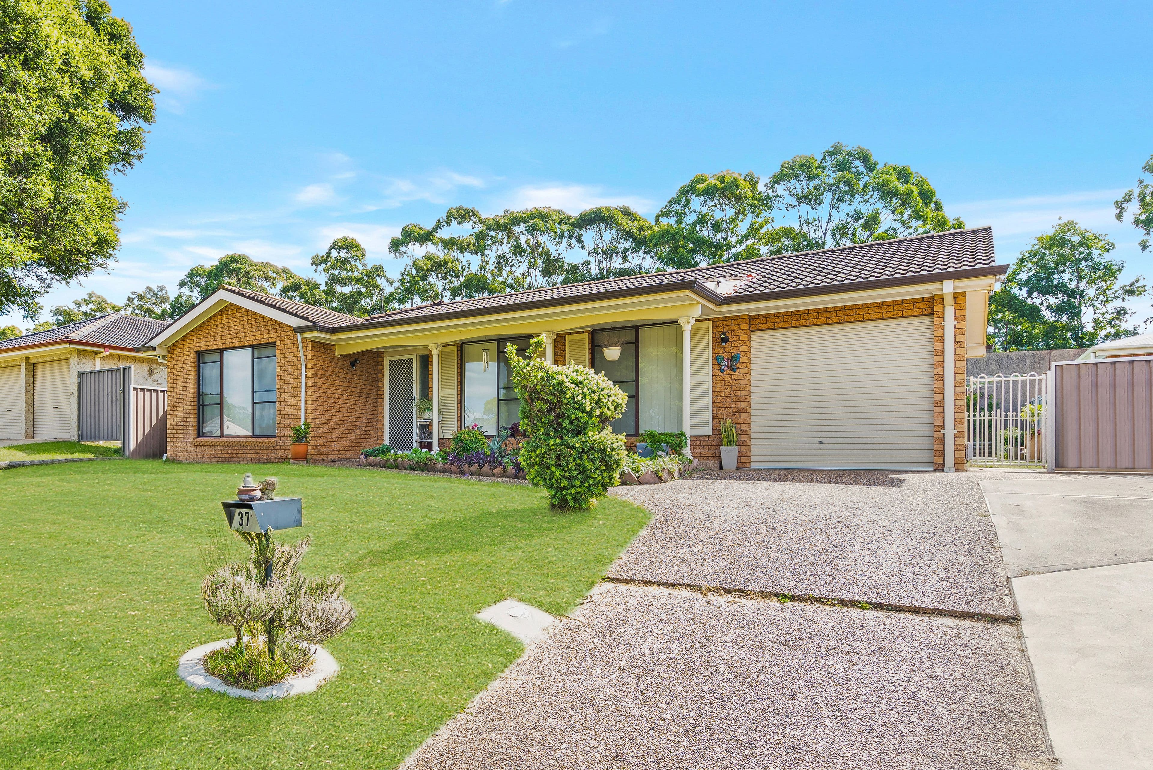 37 Glen Elgin Crescent, Edensor Park NSW 2176, Edensor Park - Thumbnail 2