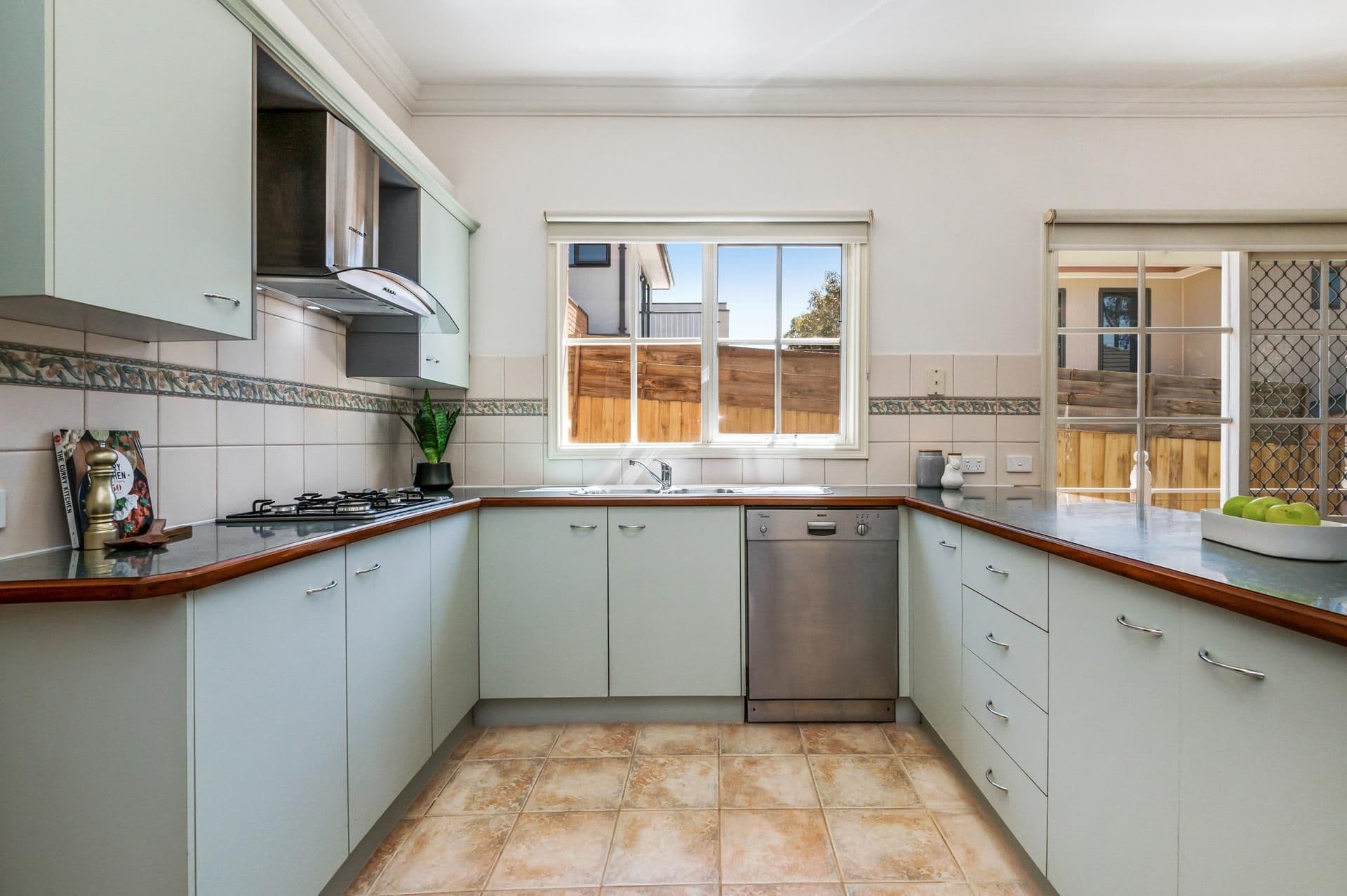 11-13 Ross Road, Croydon VIC 3136, Croydon - Thumbnail 4