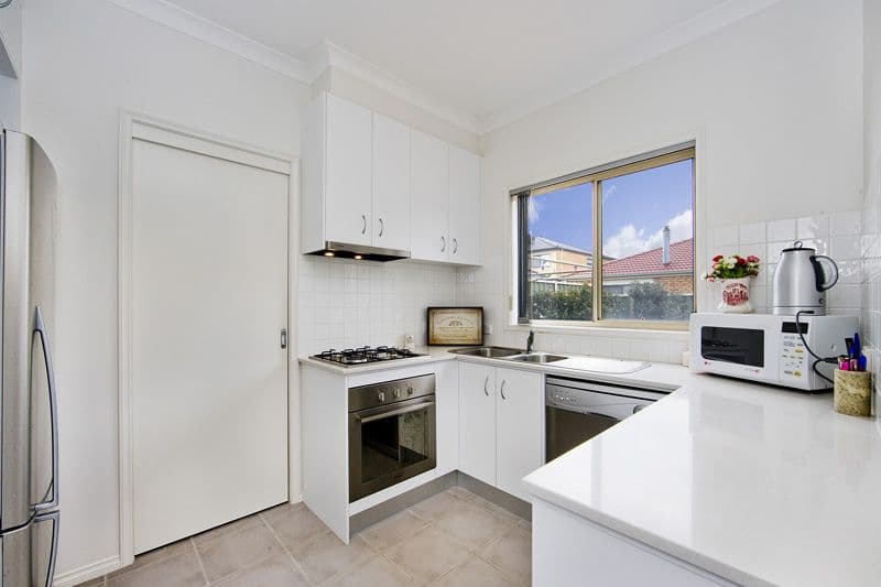  14 Mickelton Grove, POINT COOK VIC 3030, Point Cook - Thumbnail 3