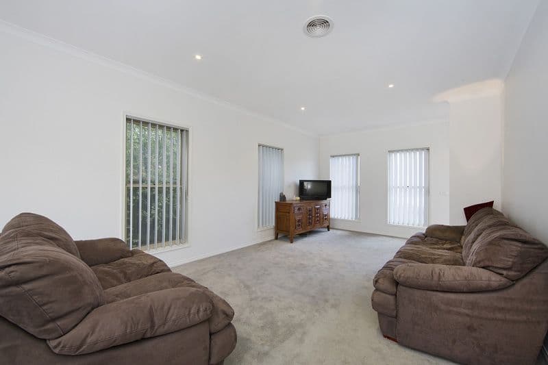  14 Mickelton Grove, POINT COOK VIC 3030, Point Cook - Thumbnail 4