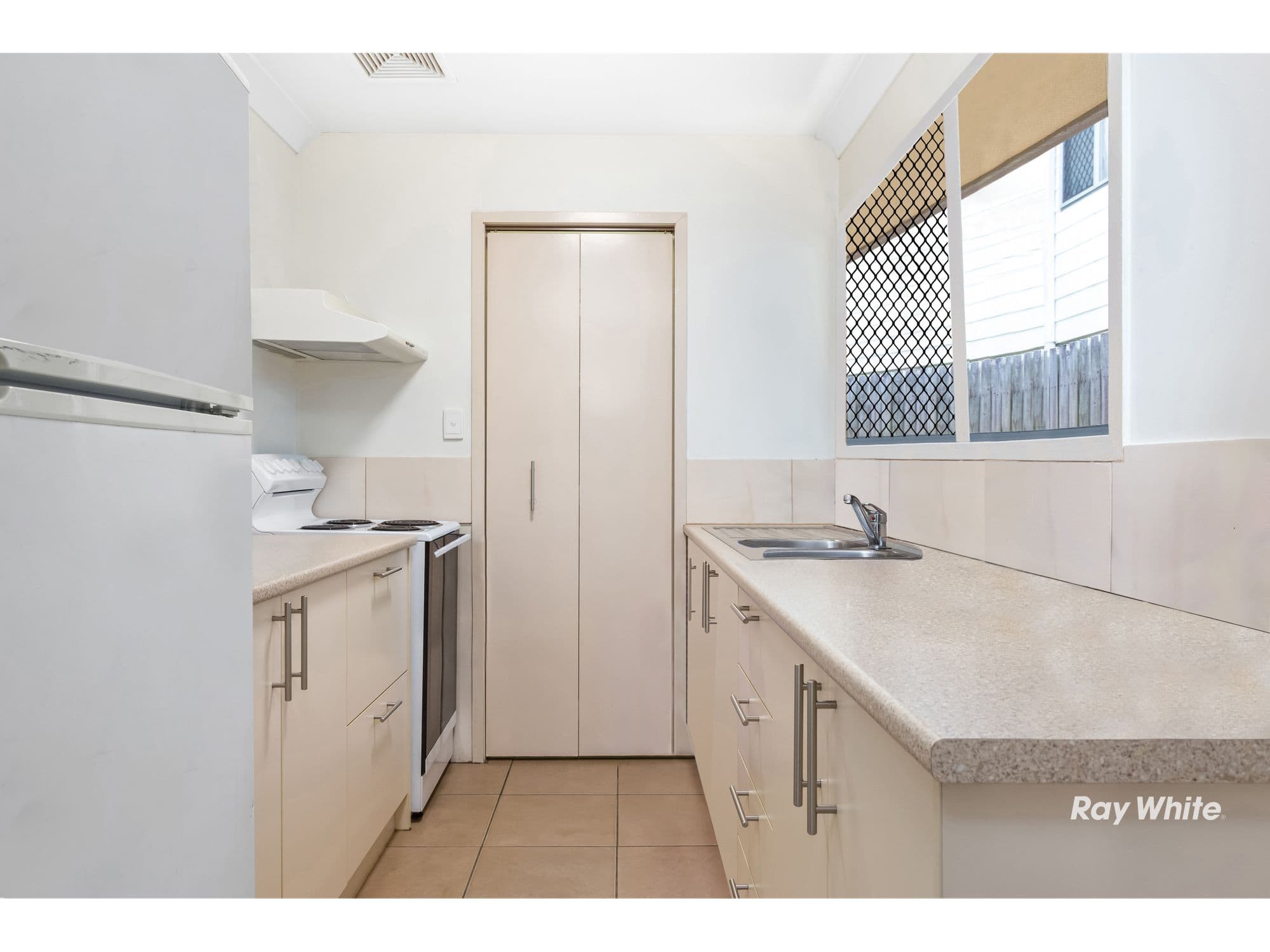 7 Findlay Street, Yeppoon QLD 4703, Yeppoon - Thumbnail 5