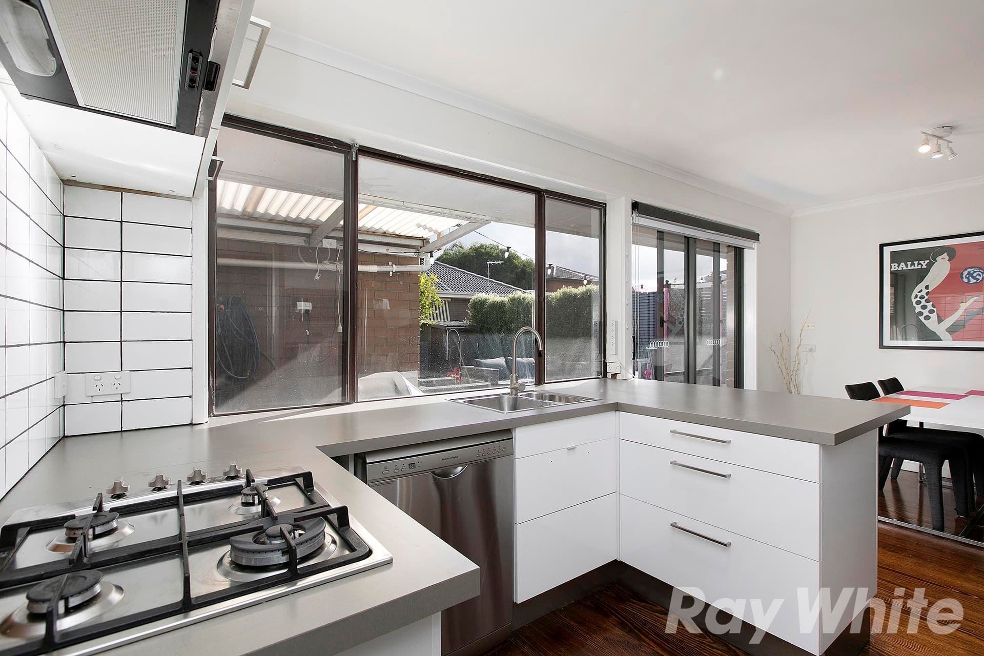 17 Barclay Drive, Cheltenham VIC 3192, Cheltenham - Thumbnail 2