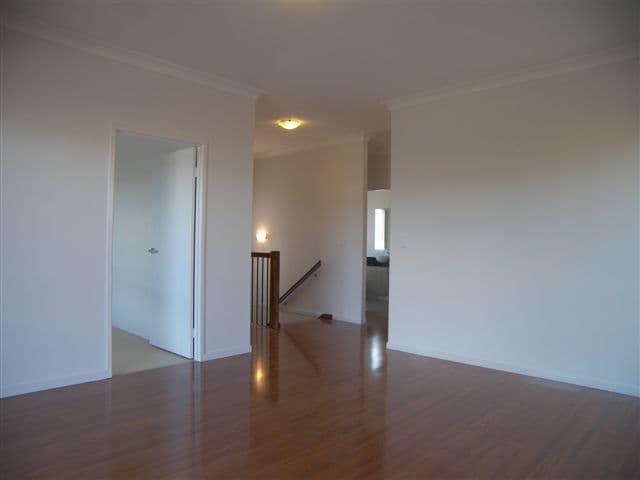 5 Oreilly Crescent, SPRINGFIELD LAKES QLD 4300, Springfield Lakes - Thumbnail 4