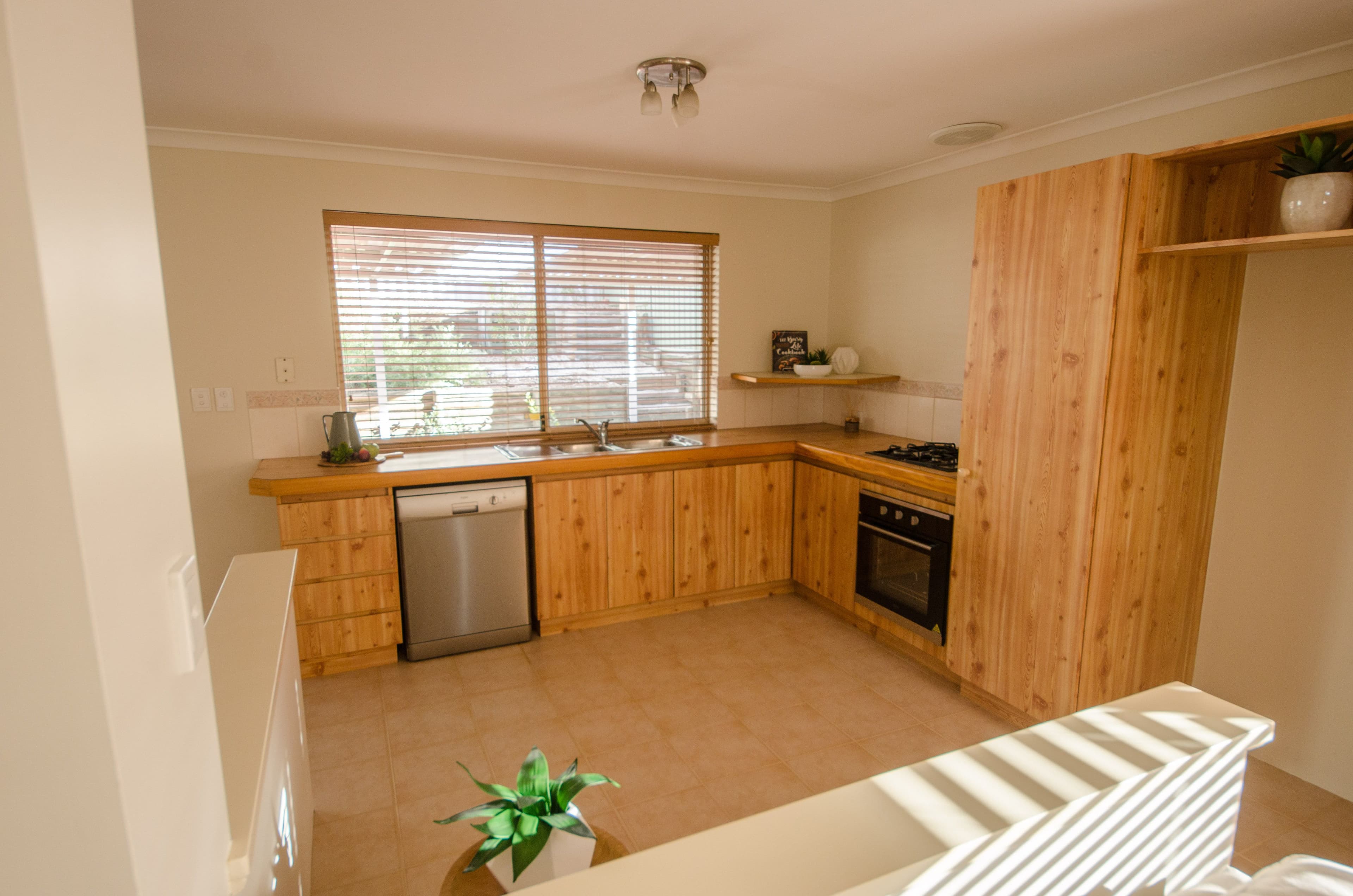 6 Woodspring Trail, Canning Vale WA 6155, Canning Vale - Thumbnail 7