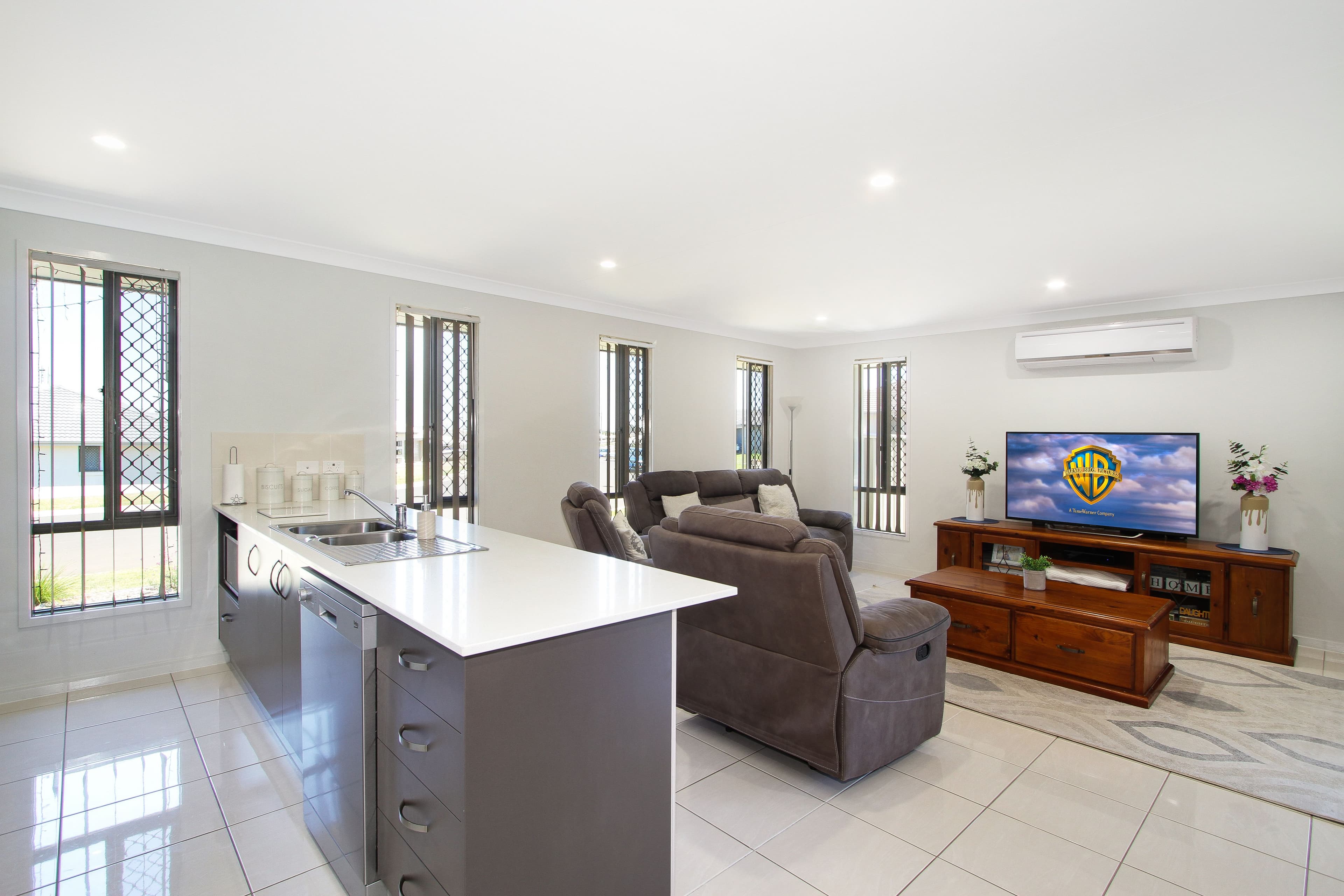 66 Tulipwood Crescent, Tamworth NSW 2340, Tamworth - Thumbnail 2