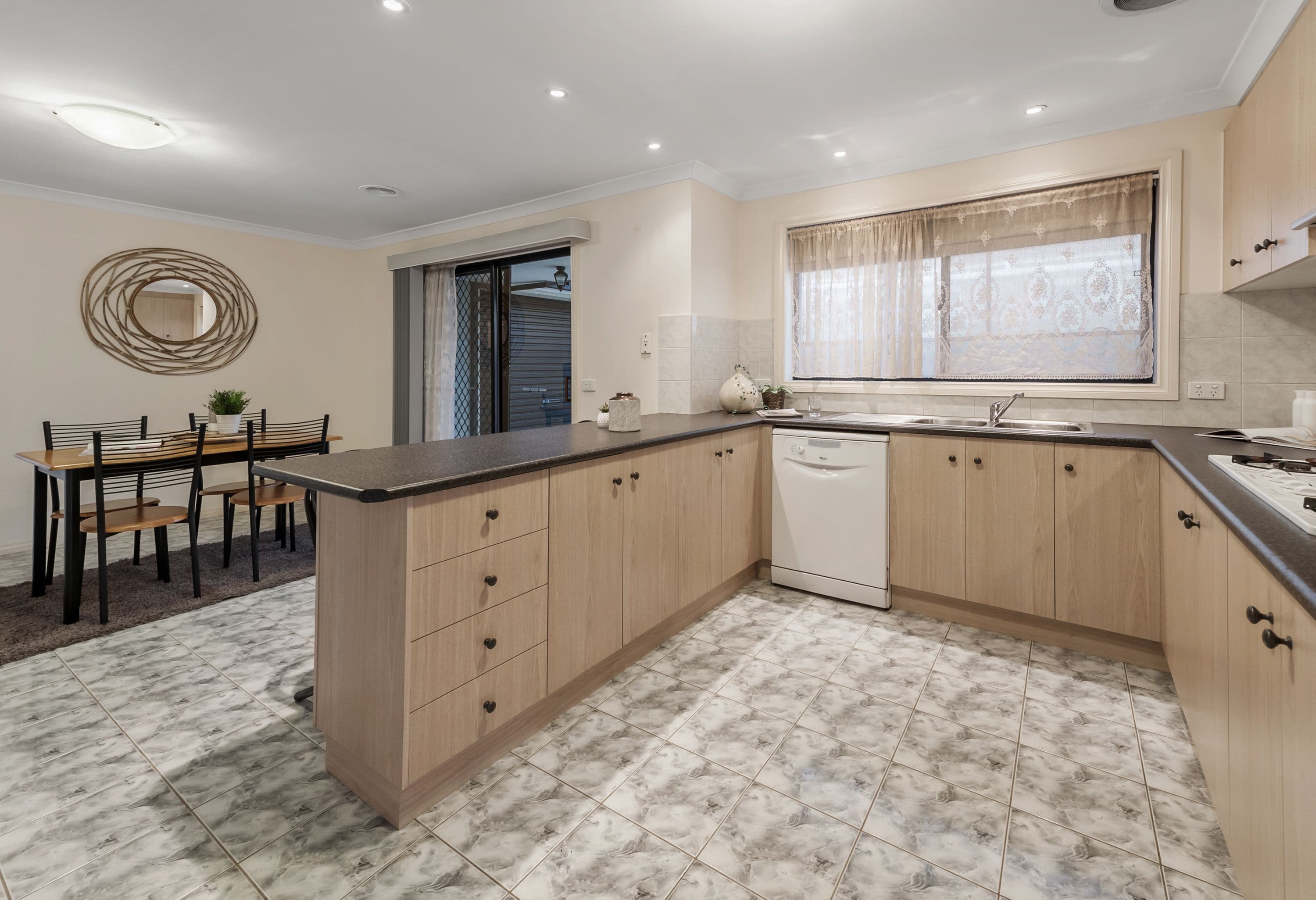11 Macklin Way, Caroline Springs VIC 3023, Caroline Springs - Thumbnail 7