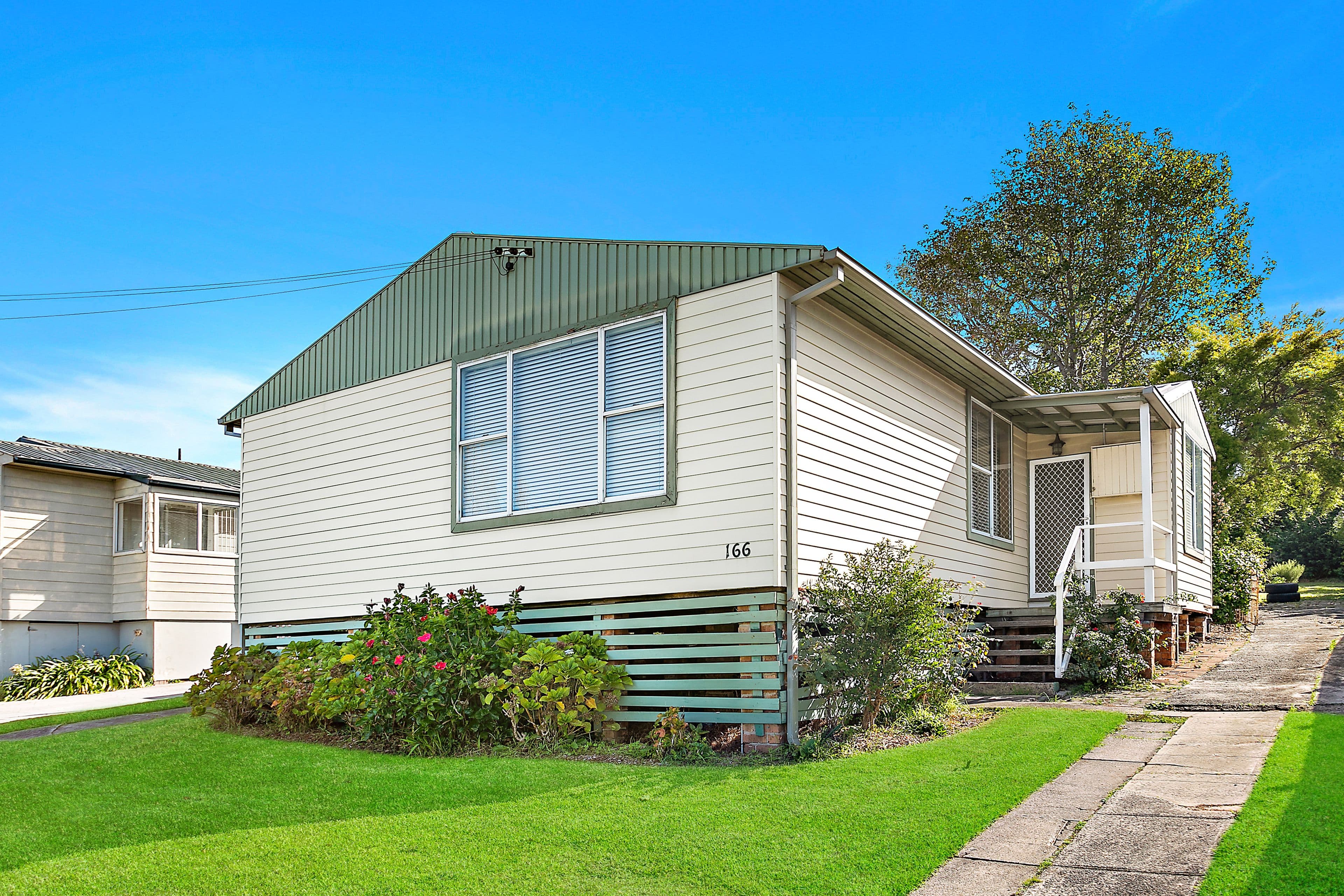 166 Princes Highway, Unanderra - Image 1