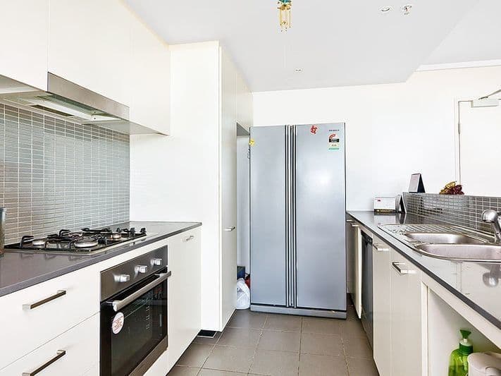 702/35A Arncliffe Street, Wolli Creek - Thumbnail 2