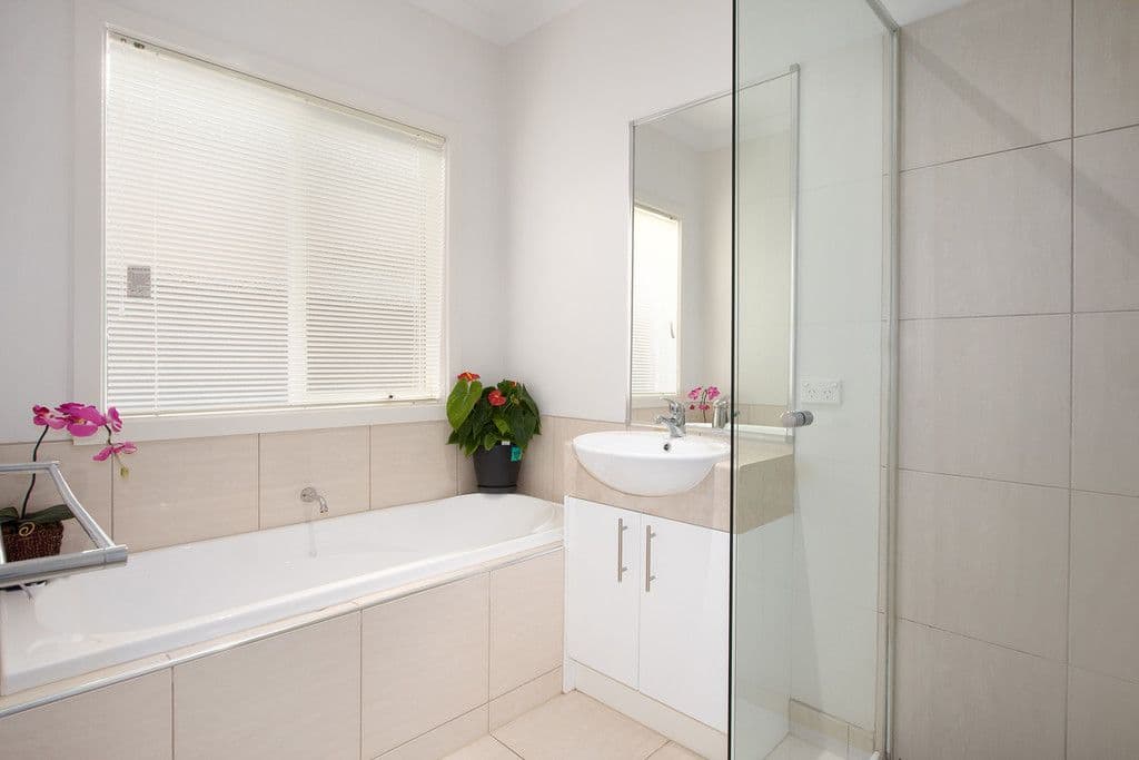 50 Edgeware Close, Pakenham VIC 3810, Pakenham - Thumbnail 7