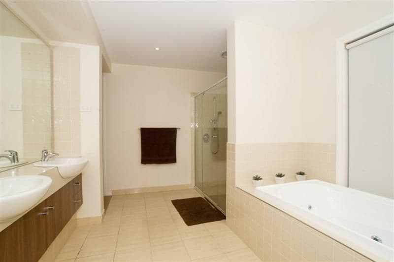 49 Macquarie Circle, WATERWAYS VIC 3195, Waterways - Thumbnail 4